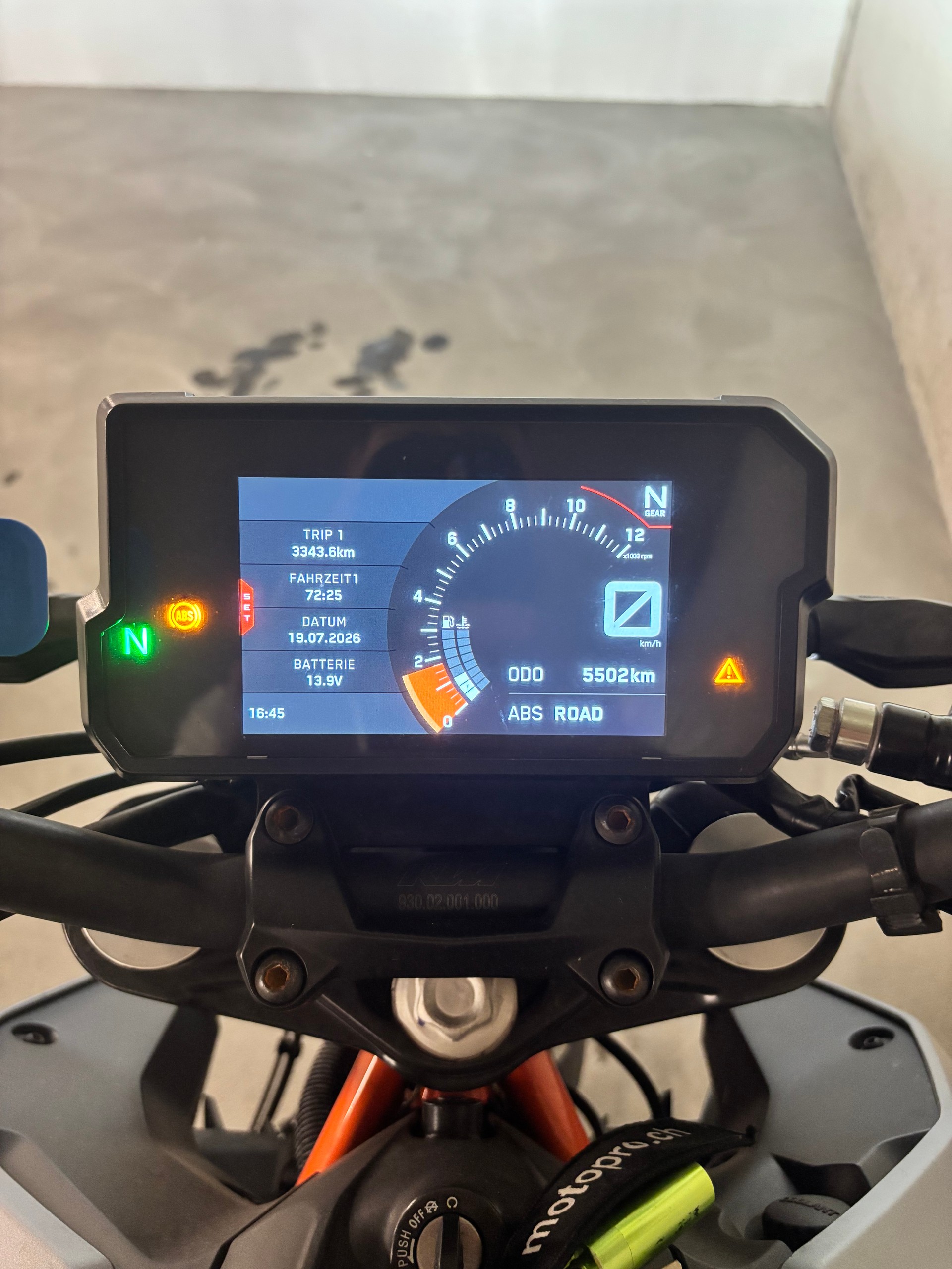KTM 390 Duke-image-3