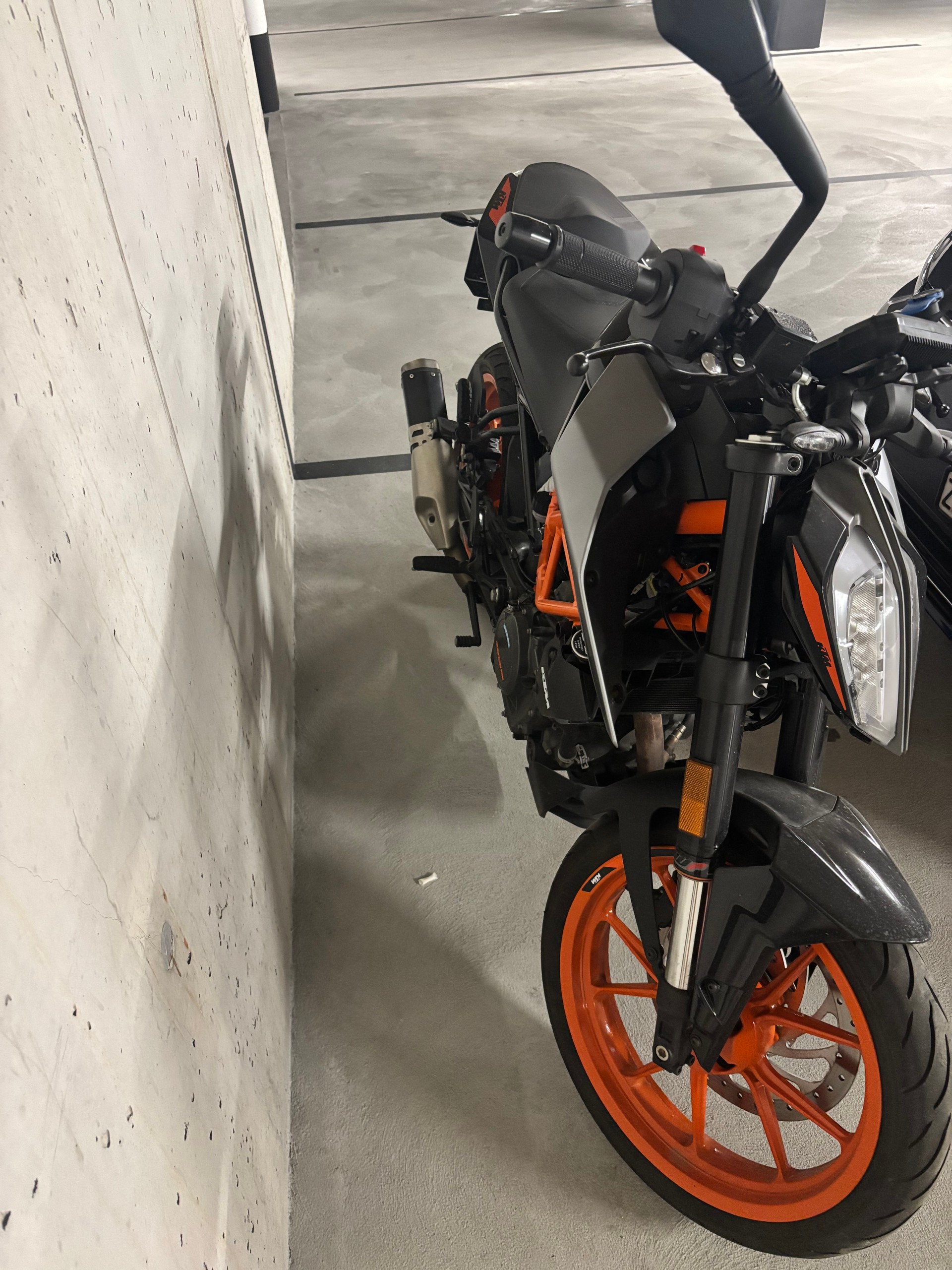KTM 390 Duke-image-2