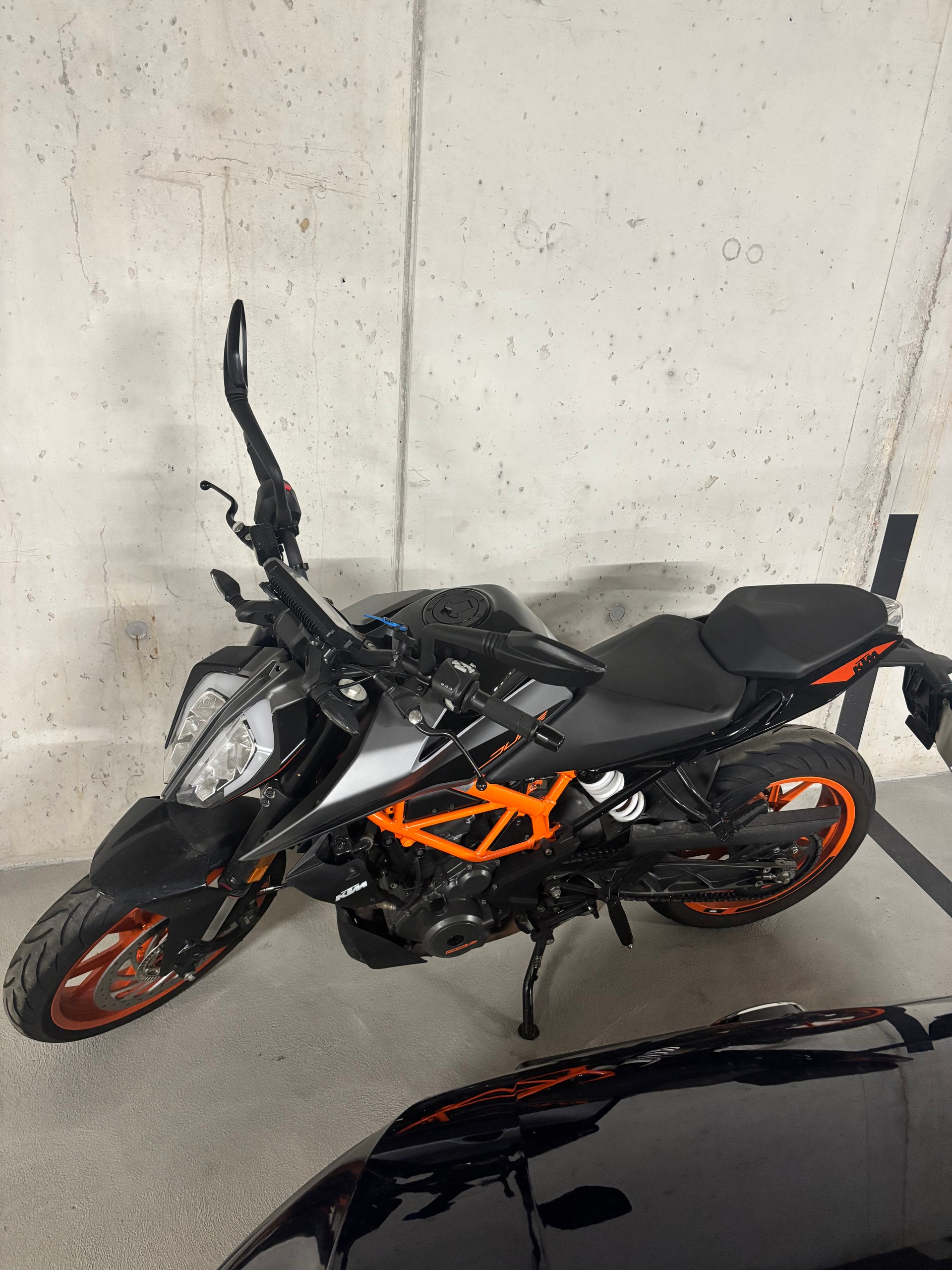 KTM 390 Duke-image-1