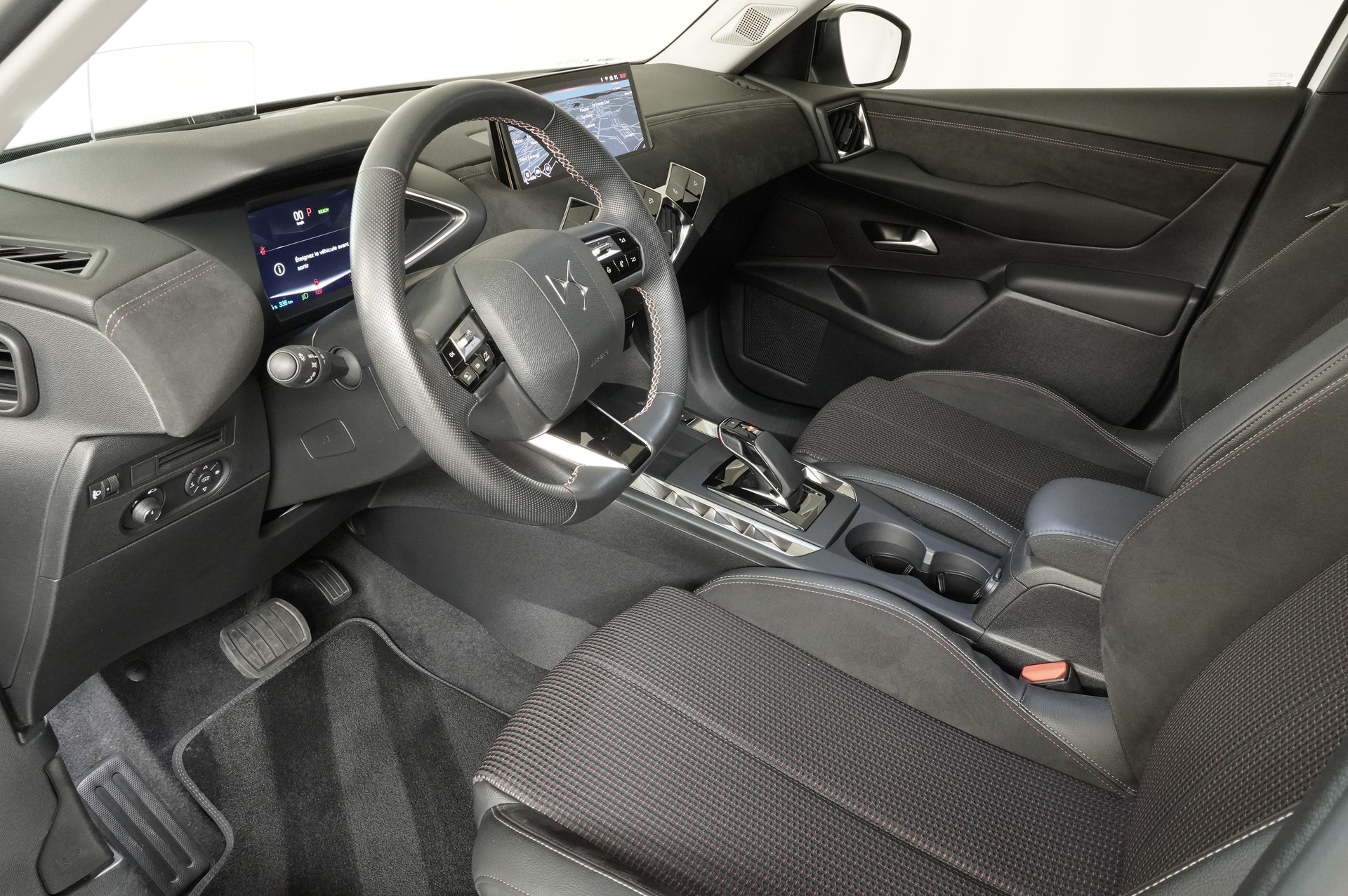 DS AUTOMOBILES DS 3 E-Tense 156 Ligne Noire-image-9