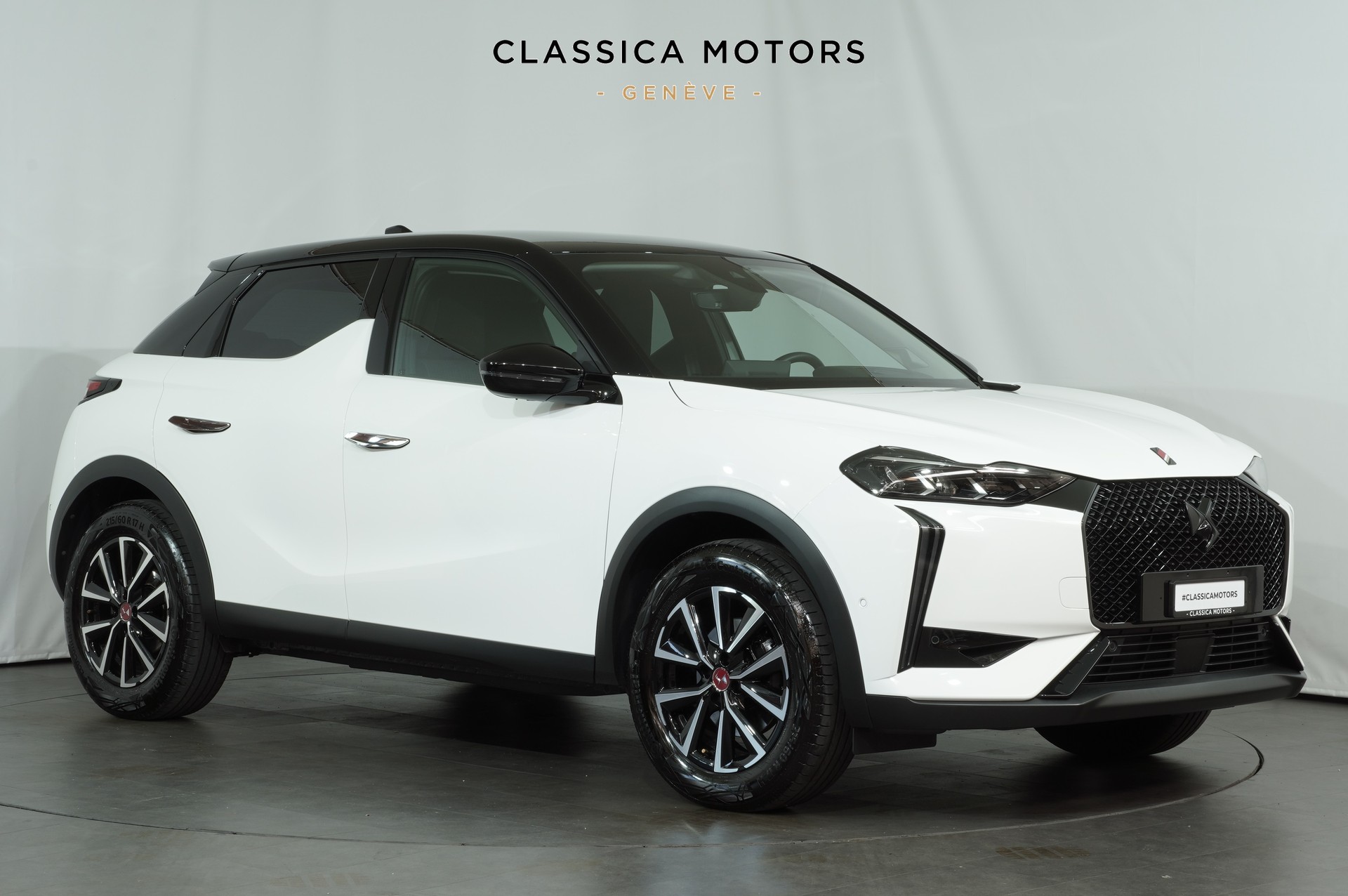DS AUTOMOBILES DS 3 E-Tense 156 Ligne Noire-showroom-element-1