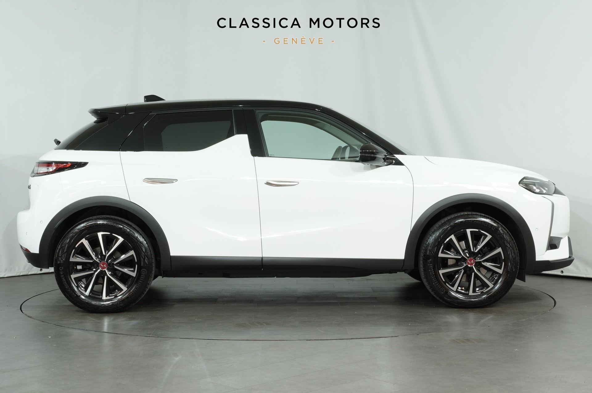 DS AUTOMOBILES DS 3 E-Tense 156 Ligne Noire-showroom-element-2