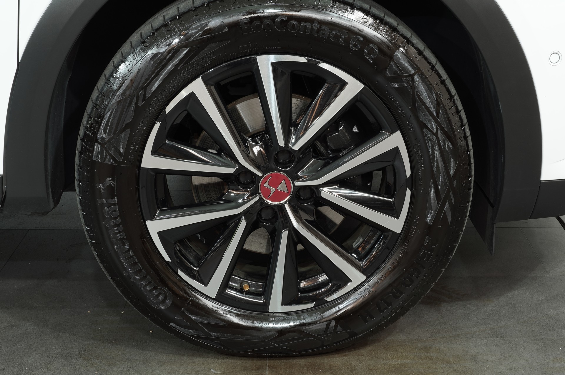 DS AUTOMOBILES DS 3 E-Tense 156 Ligne Noire-image-14