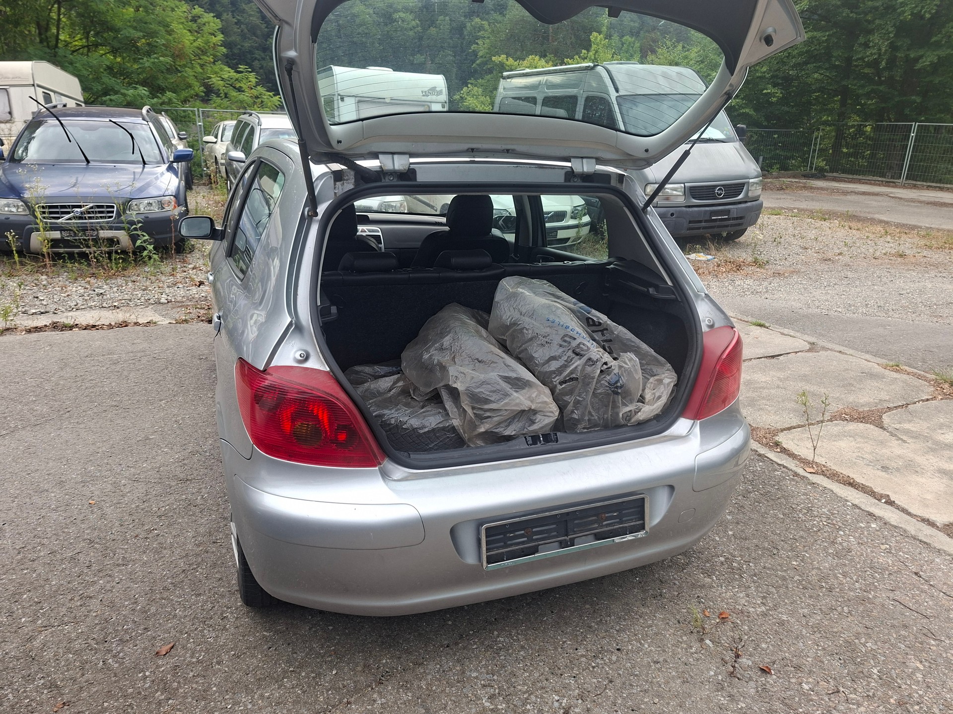 PEUGEOT 307 2.0 16V Black&Silver Edition-image-6