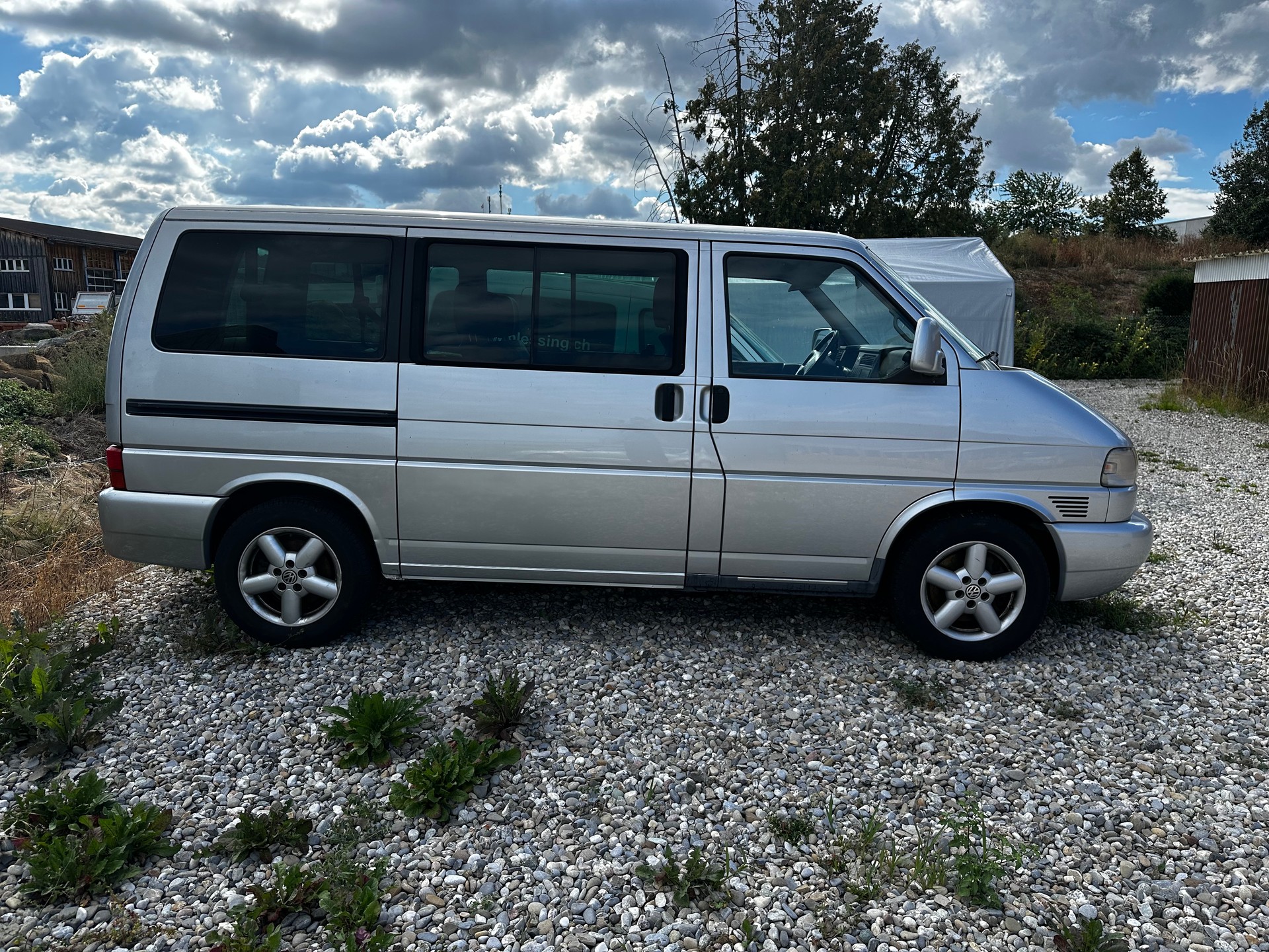 VW VW T4 Caravelle 2.5 TDI 111 kW Swiss Edition-image-2