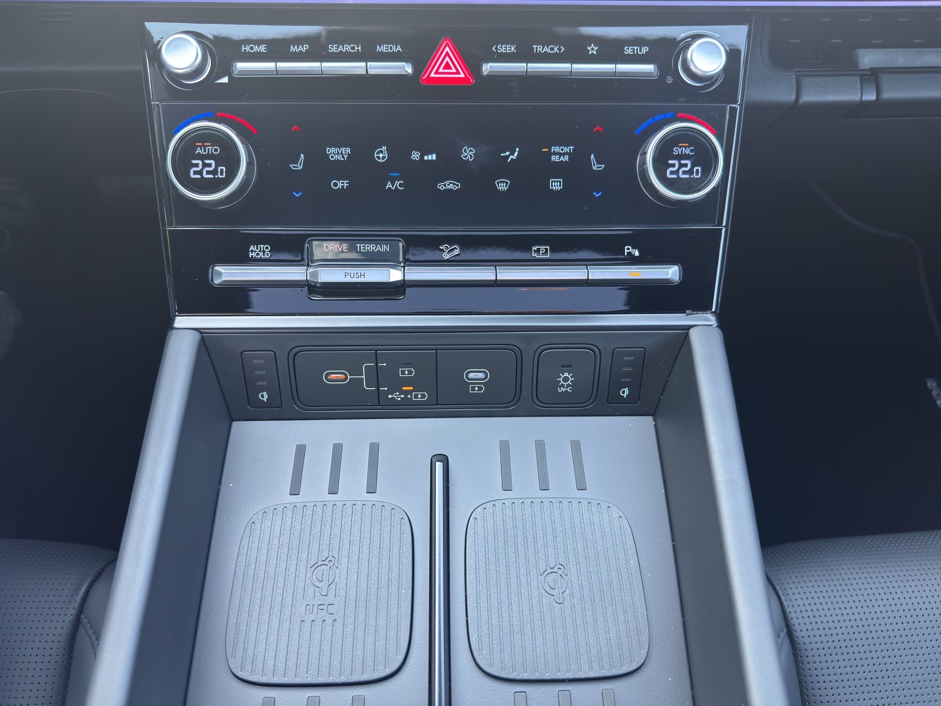 HYUNDAI Santa Fe 1.6 HEV CSE 4WD-image-18