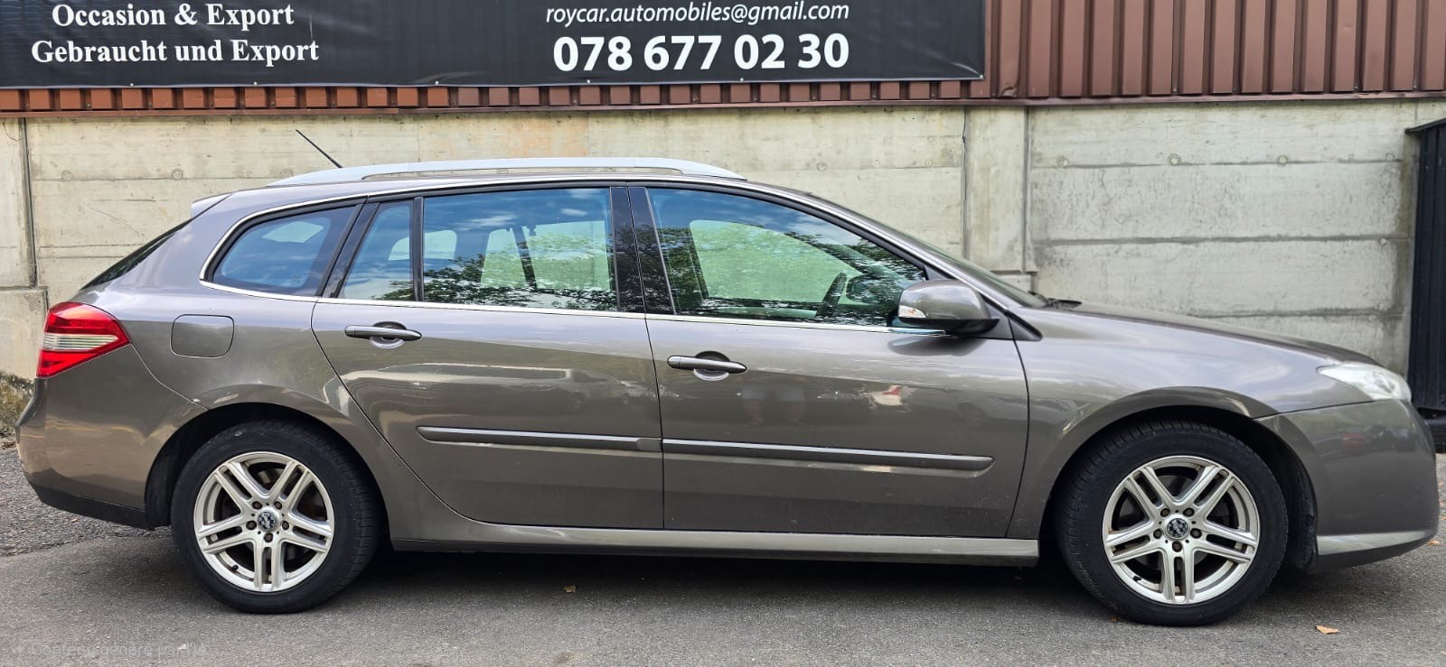 RENAULT Laguna Grandtour 2.0 dCi Expression Automatic-image-3