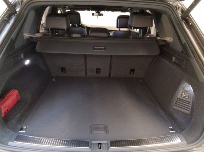 VW Touareg 3.0 TDI R-Line Tiptronic mit 5 Jahre 100tkm VW Werksgarantie-image-5