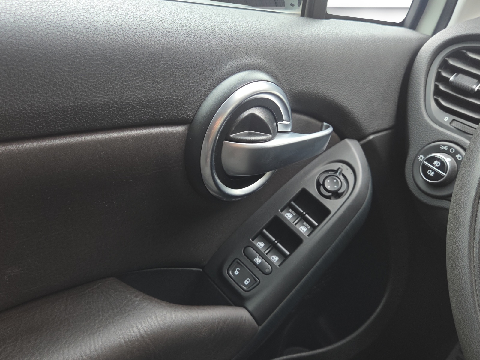 FIAT 500X 1.4T Lounge DCT-image-13