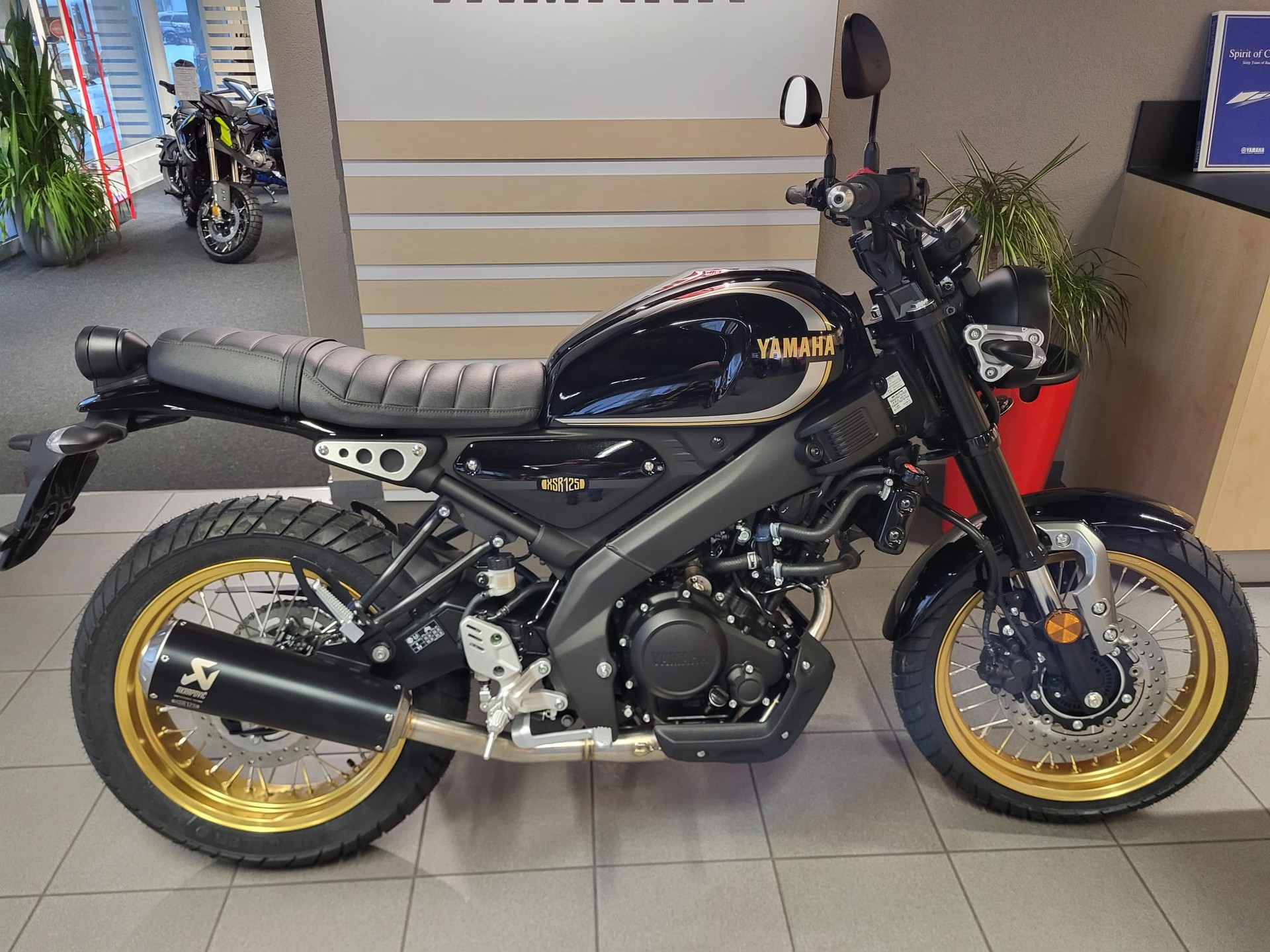 YAMAHA XSR 125 Legacy-image-4