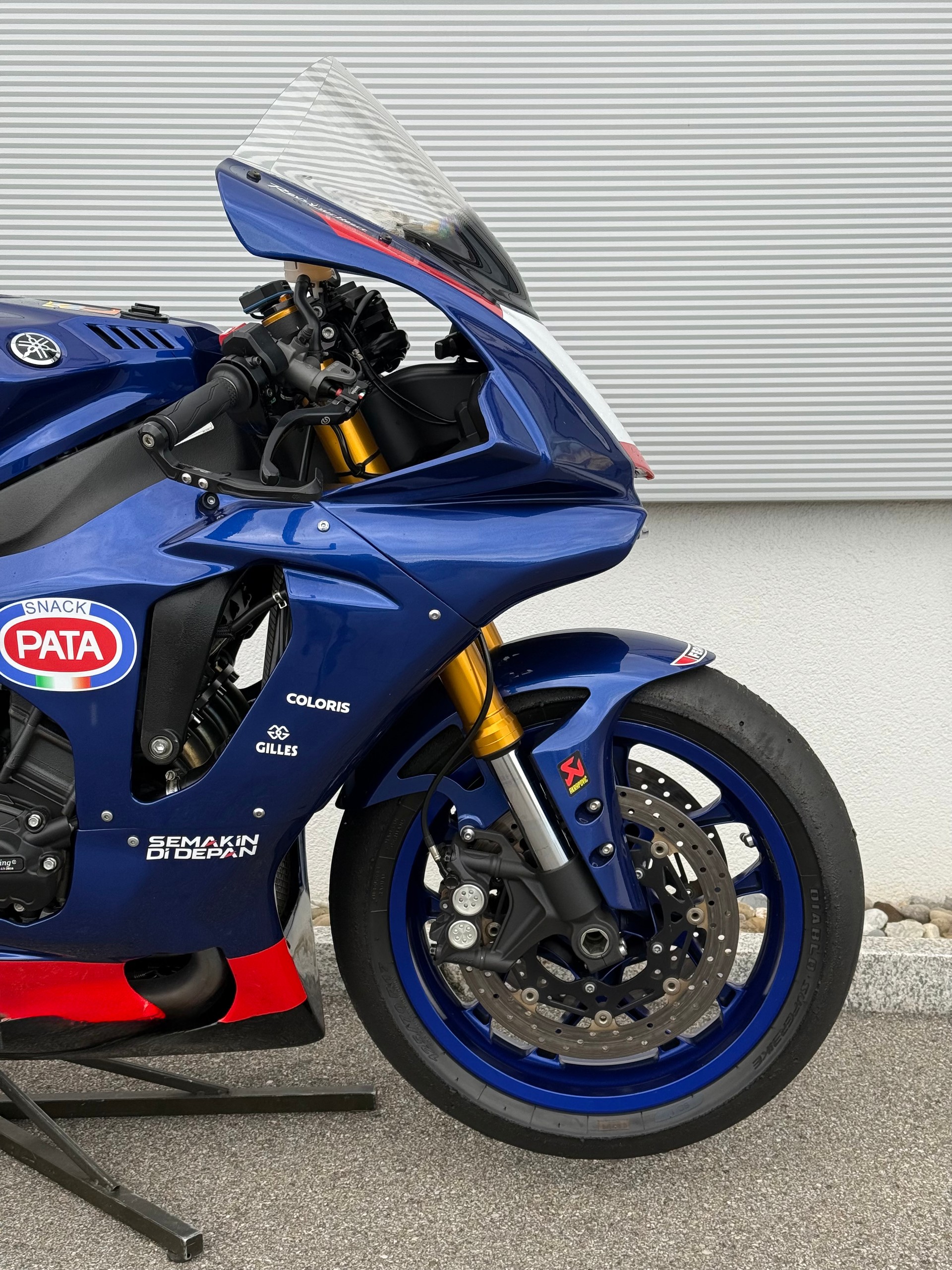 YAMAHA YZF-R1 ABS-showroom-element-3