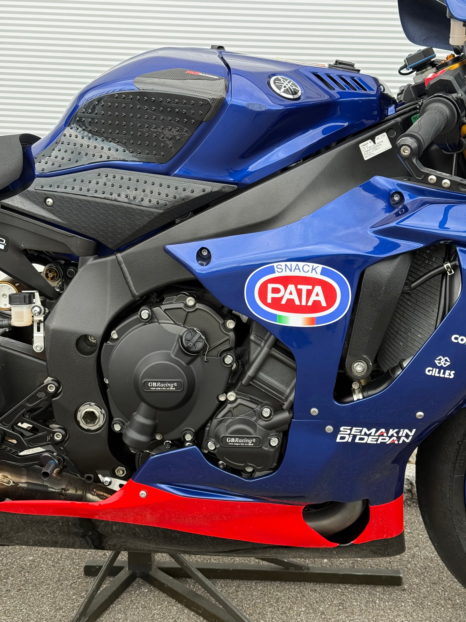 YAMAHA YZF-R1 ABS-image-4
