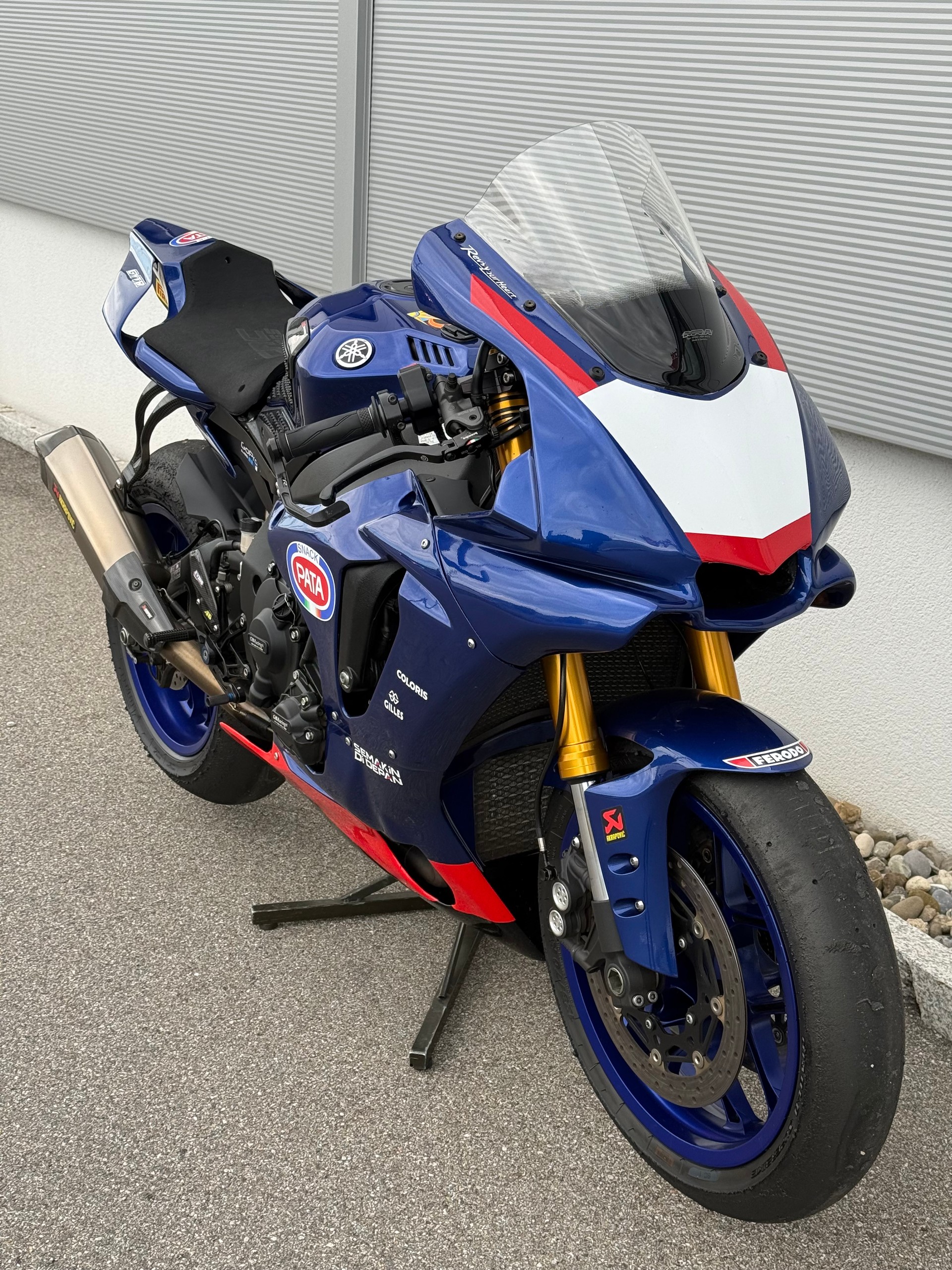 YAMAHA YZF-R1 ABS-showroom-element-1