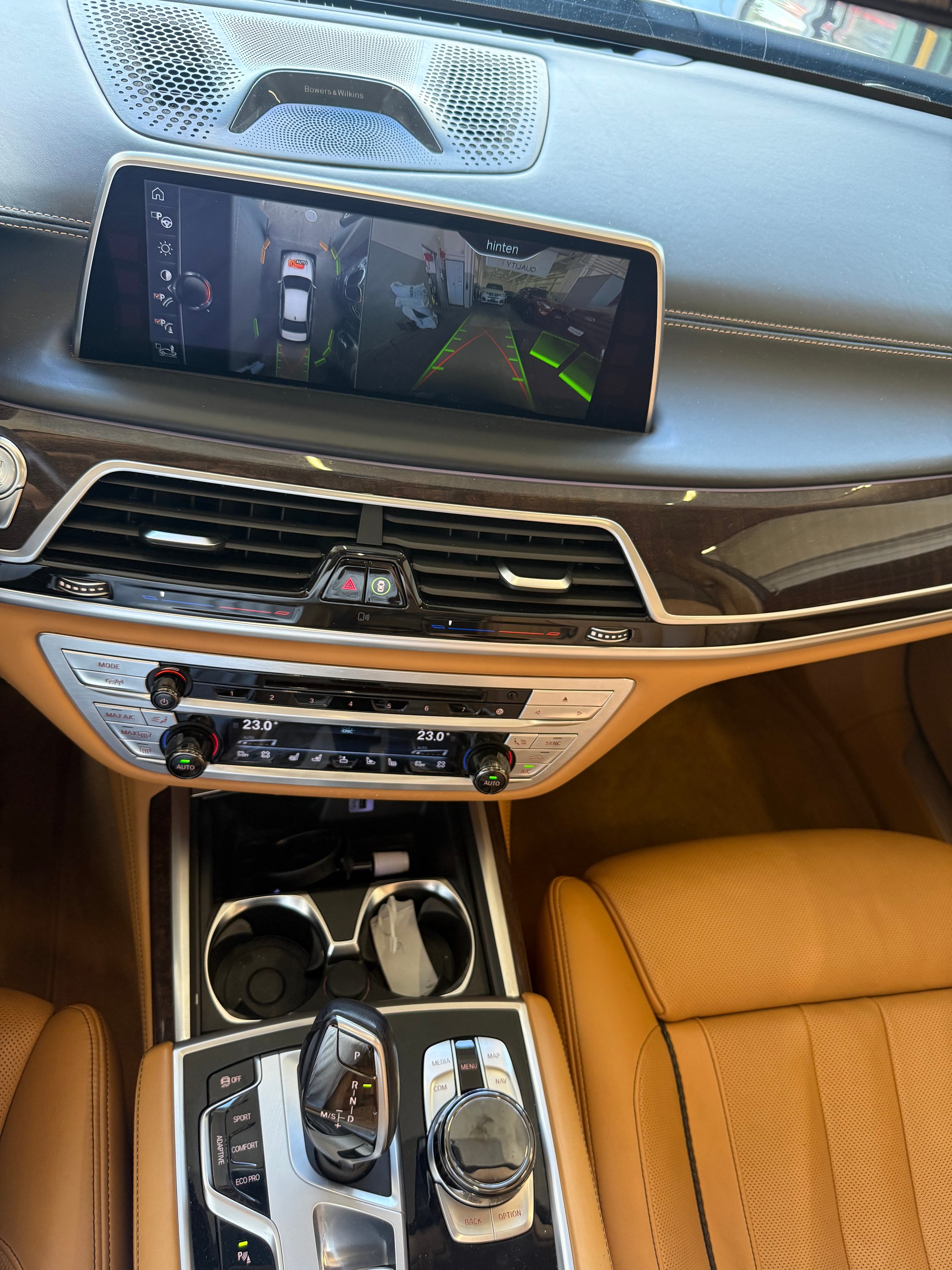 BMW M760Li xDrive Steptronic-image-11