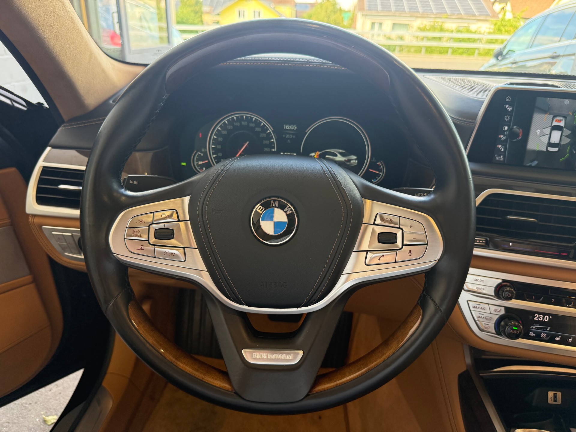 BMW M760Li xDrive Steptronic-image-12