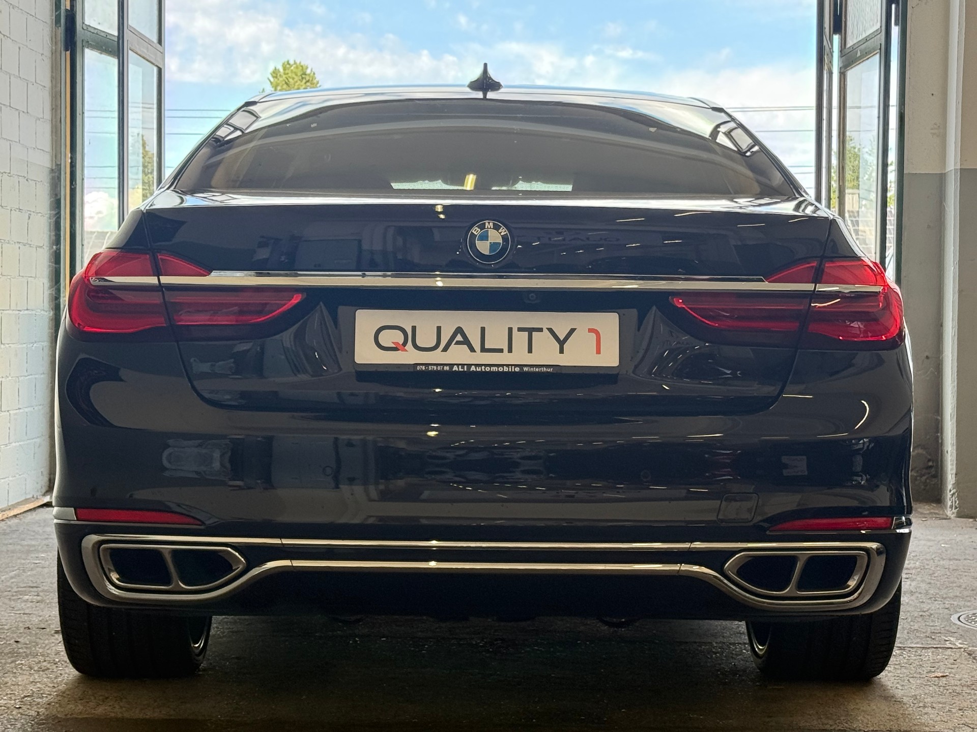 BMW M760Li xDrive Steptronic-image-3