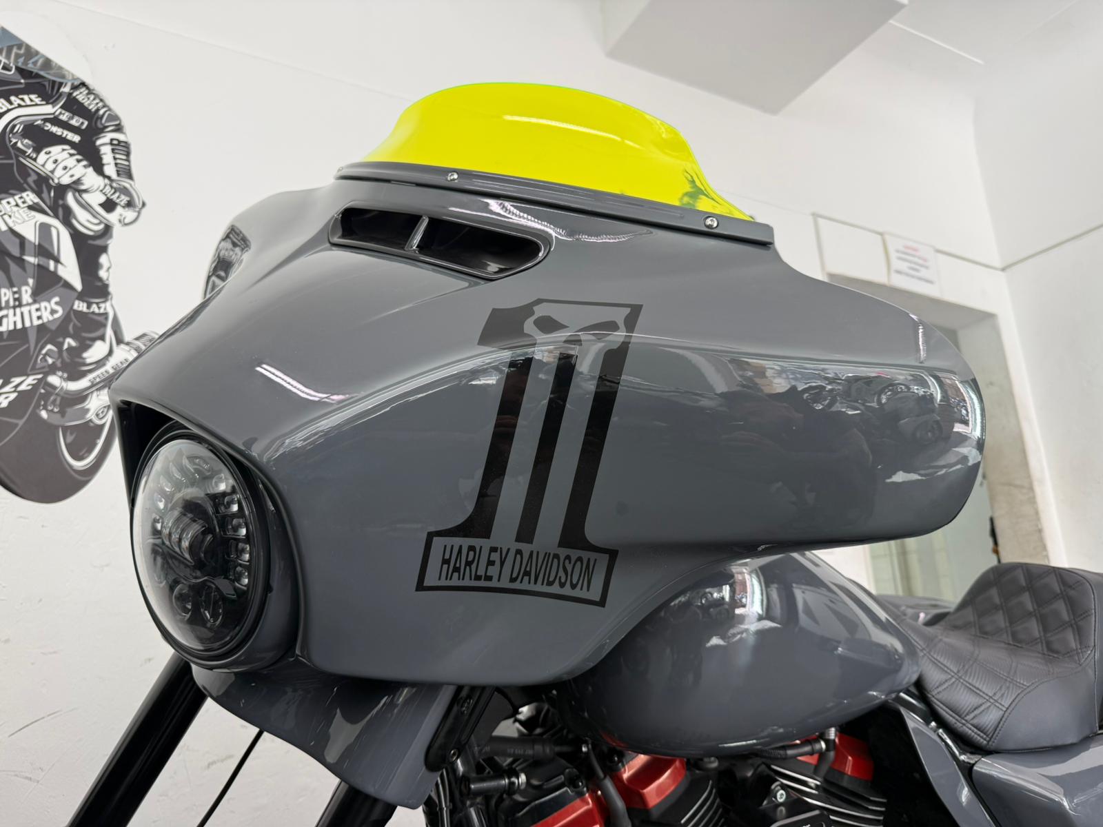HARLEY-DAVIDSON FLHXSE Street Glide ABS CVO 117-image-1