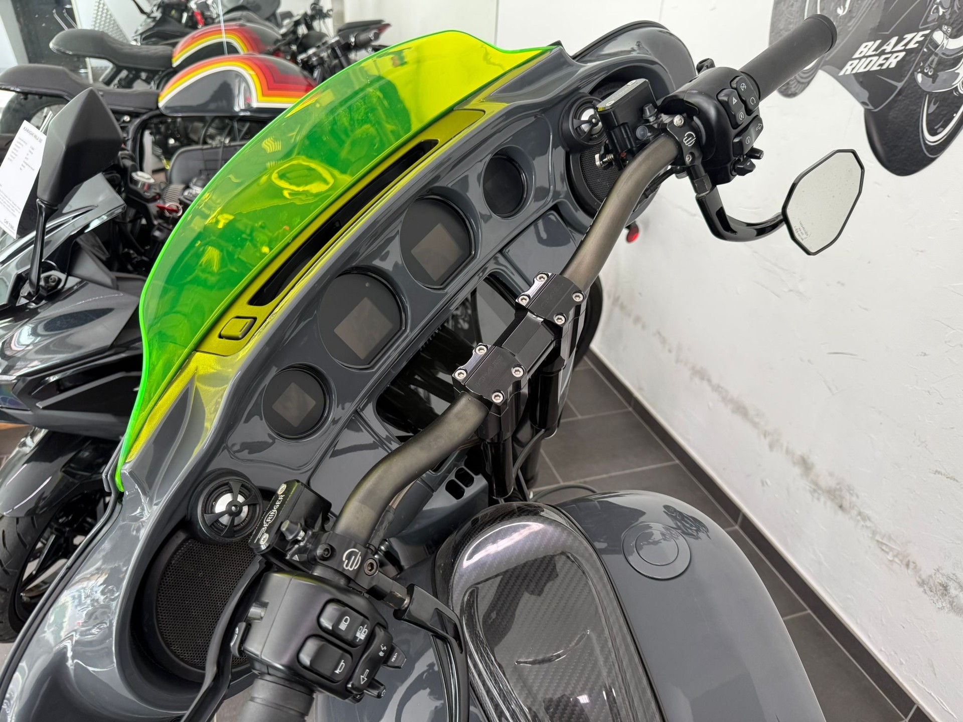 HARLEY-DAVIDSON FLHXSE Street Glide ABS CVO 117-image-8