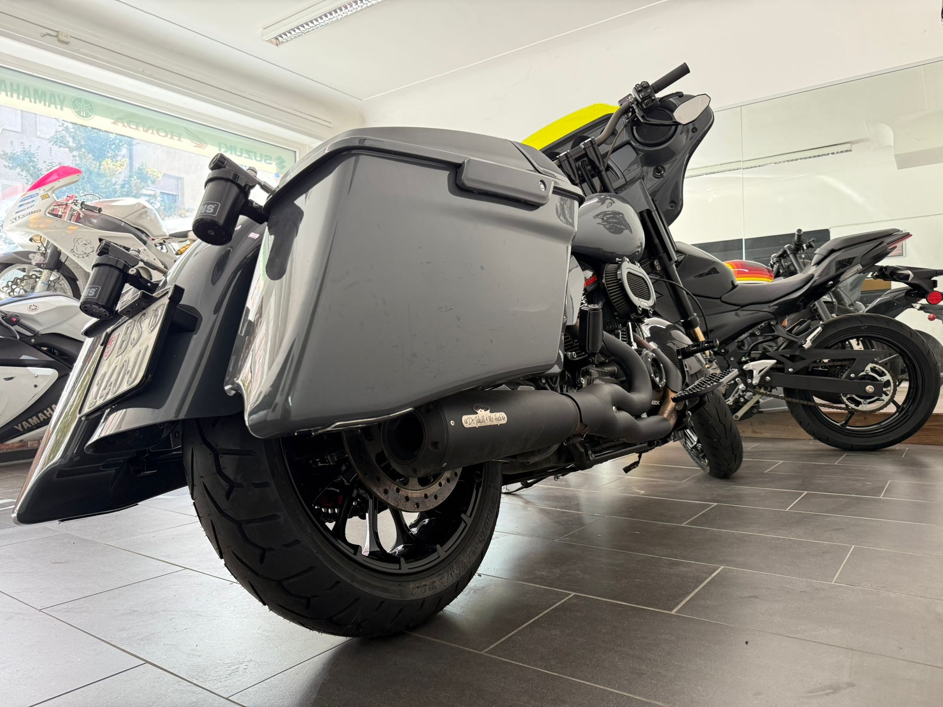 HARLEY-DAVIDSON FLHXSE Street Glide ABS CVO 117-image-2