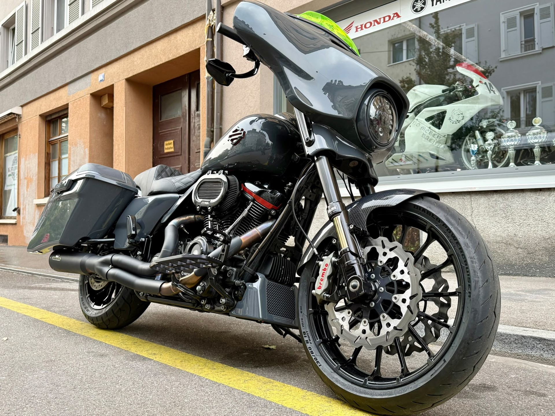 HARLEY-DAVIDSON FLHXSE Street Glide ABS CVO 117-image-4