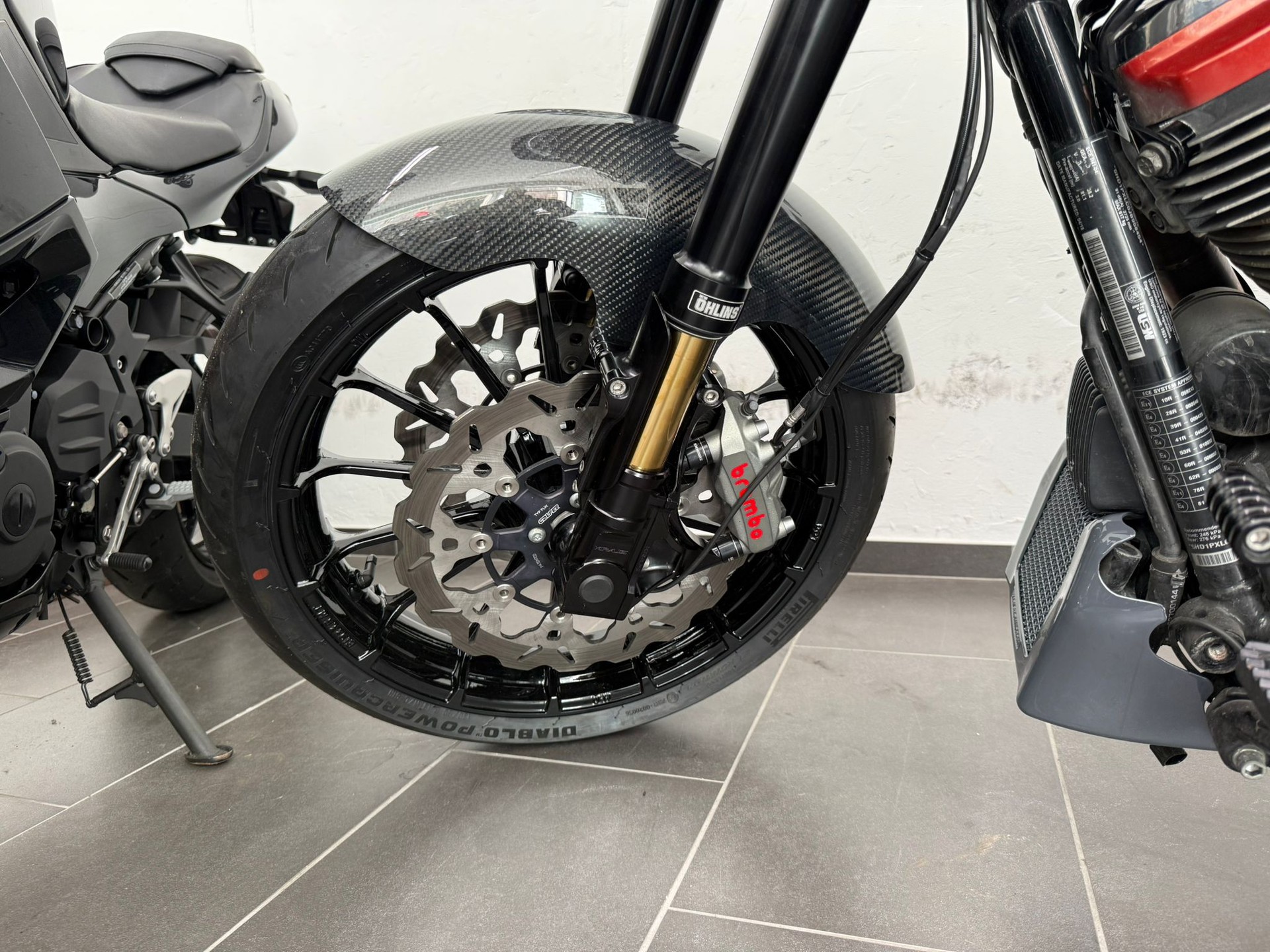 HARLEY-DAVIDSON FLHXSE Street Glide ABS CVO 117-image-10