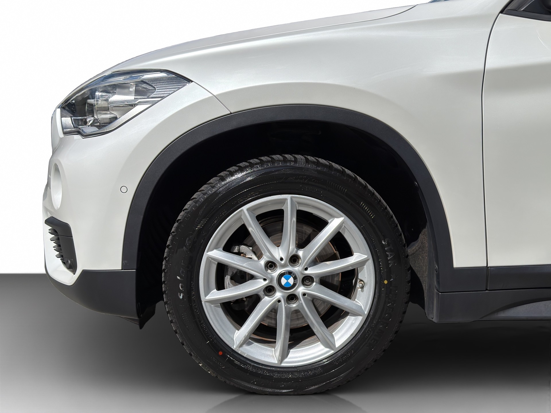 BMW X1 xDrive 18d Steptronic-showroom-element-1