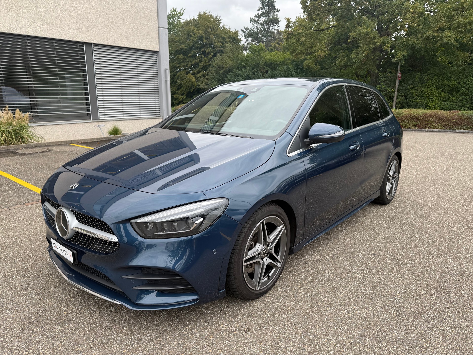 MERCEDES-BENZ B 220 4Matic AMG Line 7G-DCT