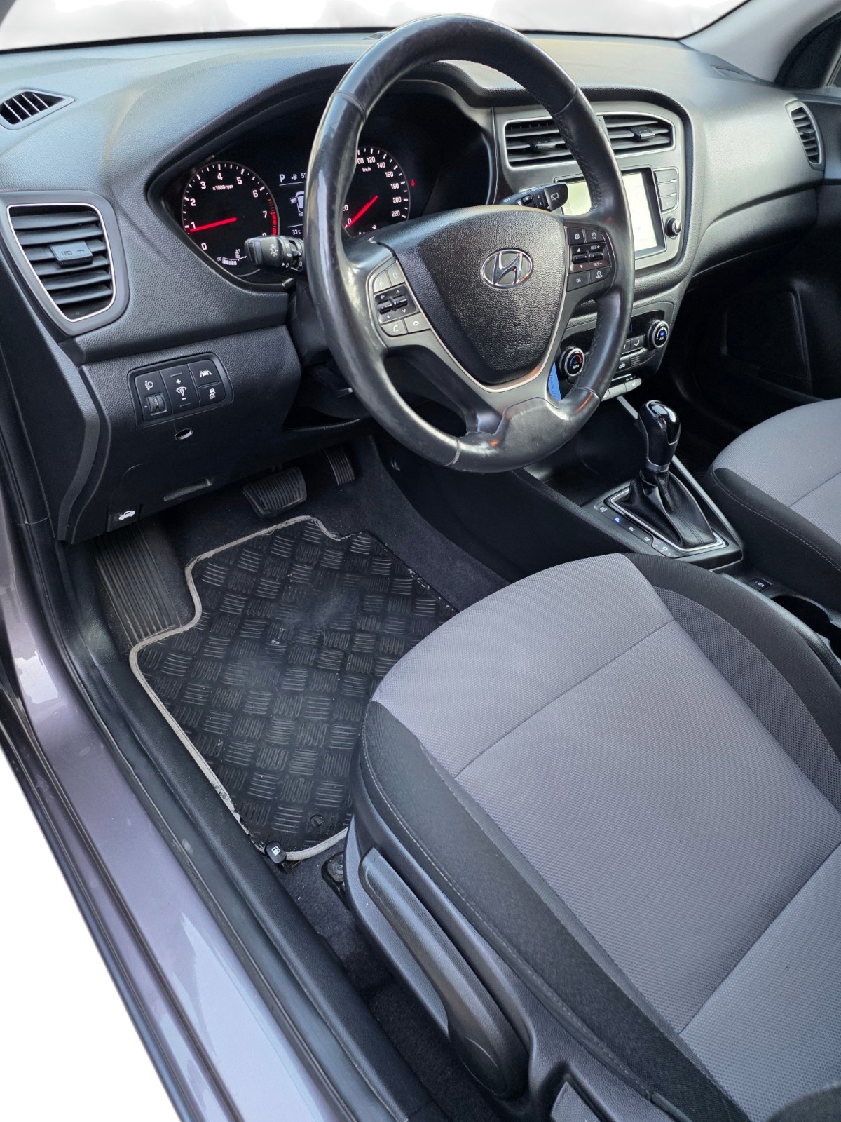 HYUNDAI i20 1.0 T-GDi Amplia DCT-image-12