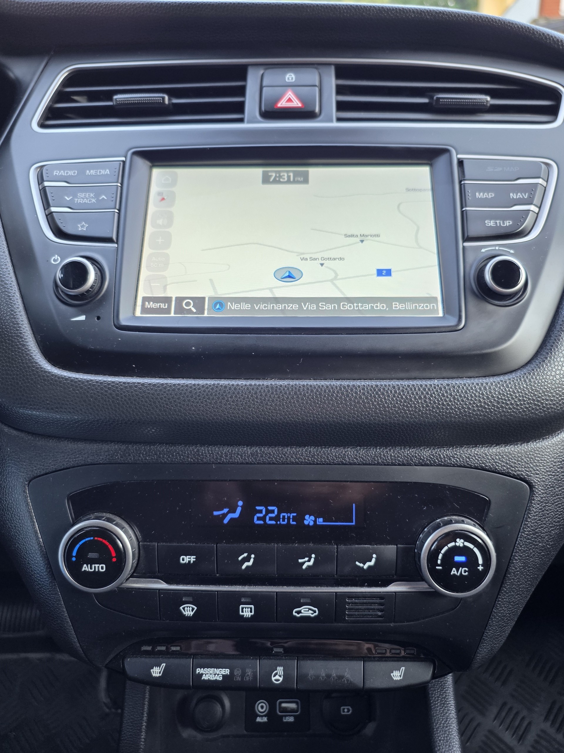 HYUNDAI i20 1.0 T-GDi Amplia DCT-image-10
