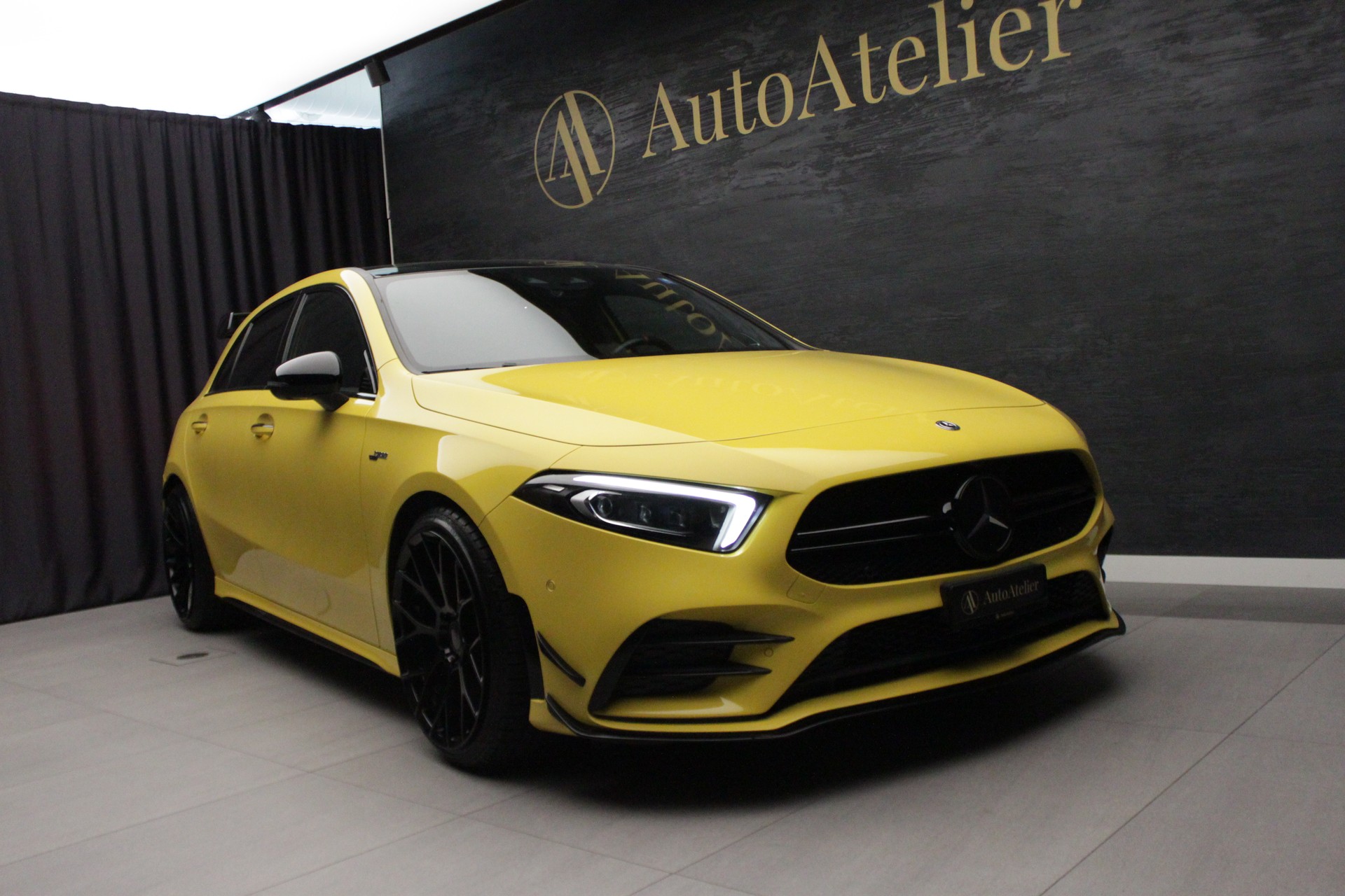 MERCEDES-BENZ A 35 AMG 4Matic Speedshift-showroom-element-3