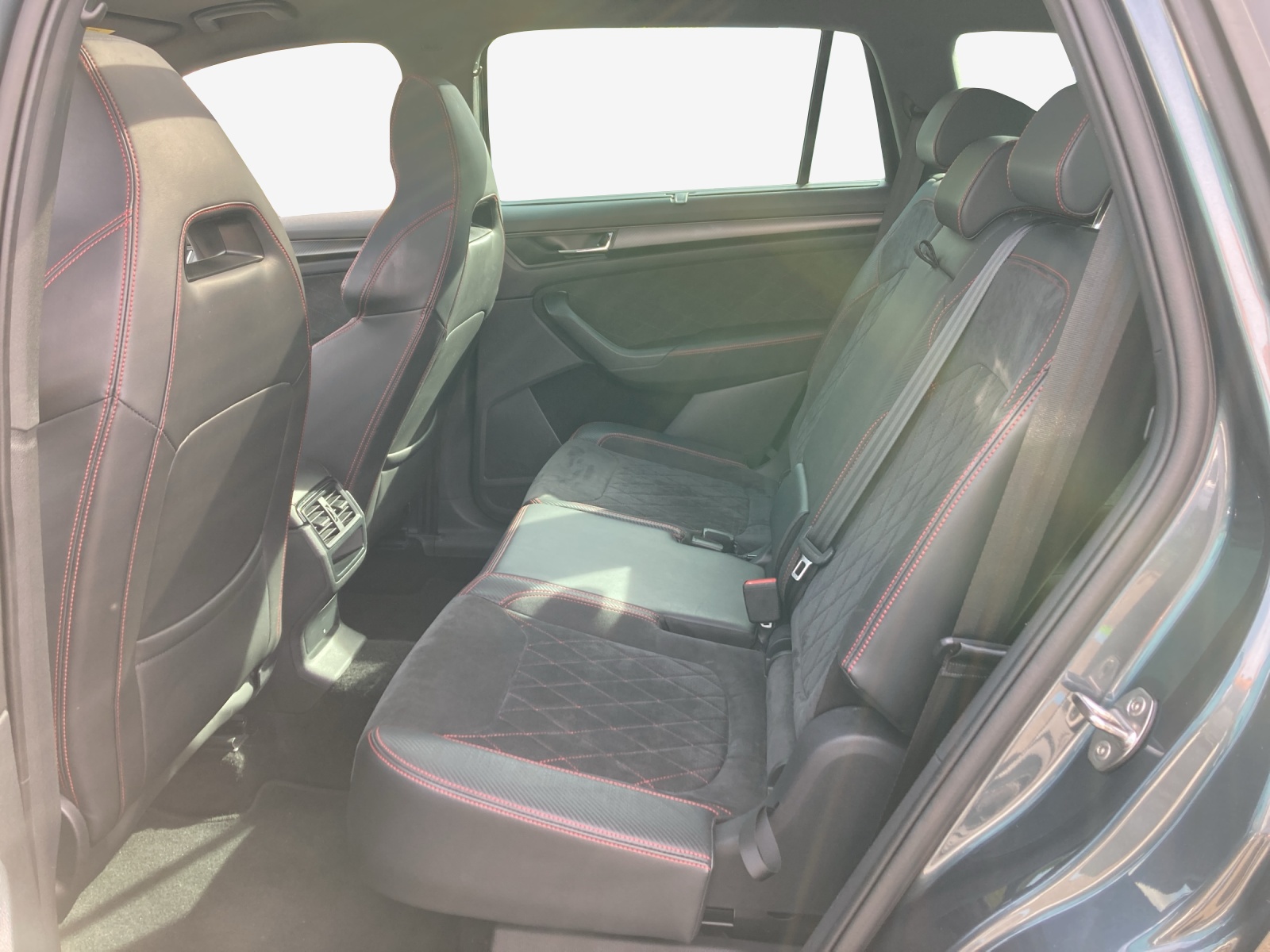 SKODA Kodiaq 2.0 Bi-TDI SCR RS 4x4 DSG-image-11