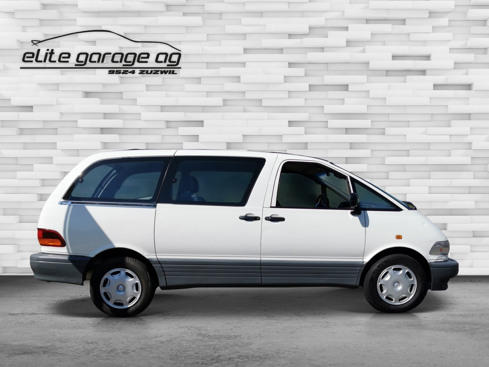 TOYOTA Previa XE 4x2-image-3