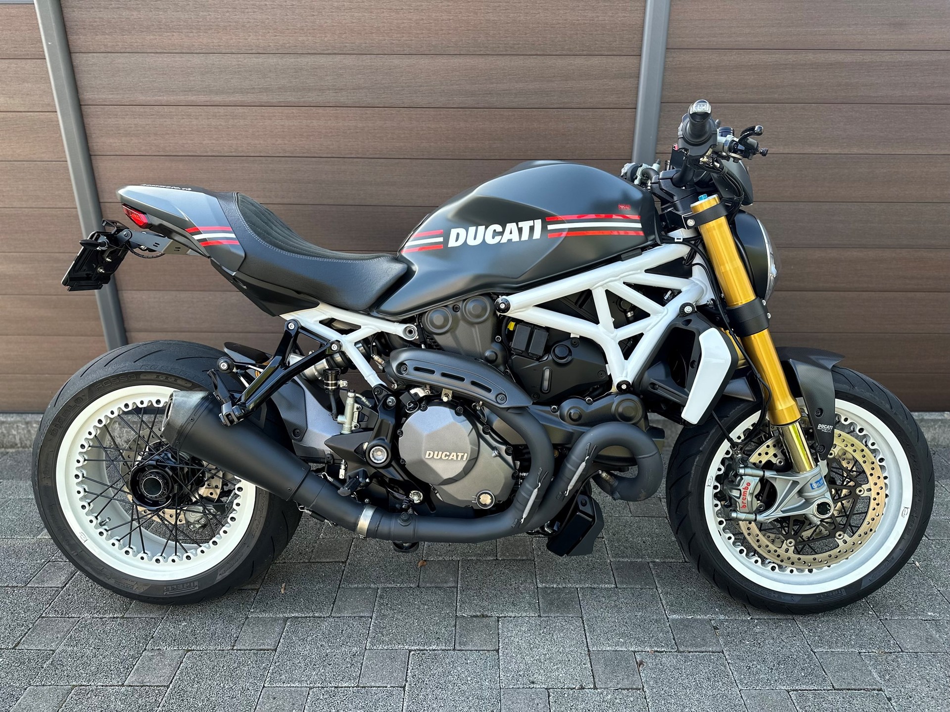 DUCATI Monster 1200 S