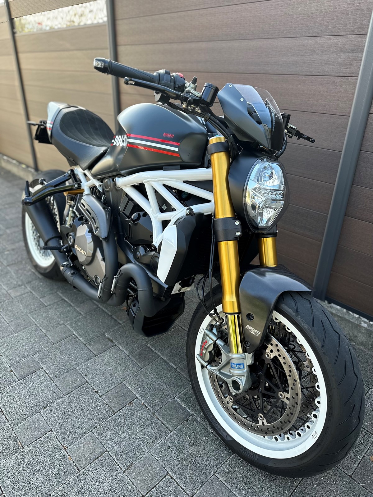 DUCATI Monster 1200 S-image-1
