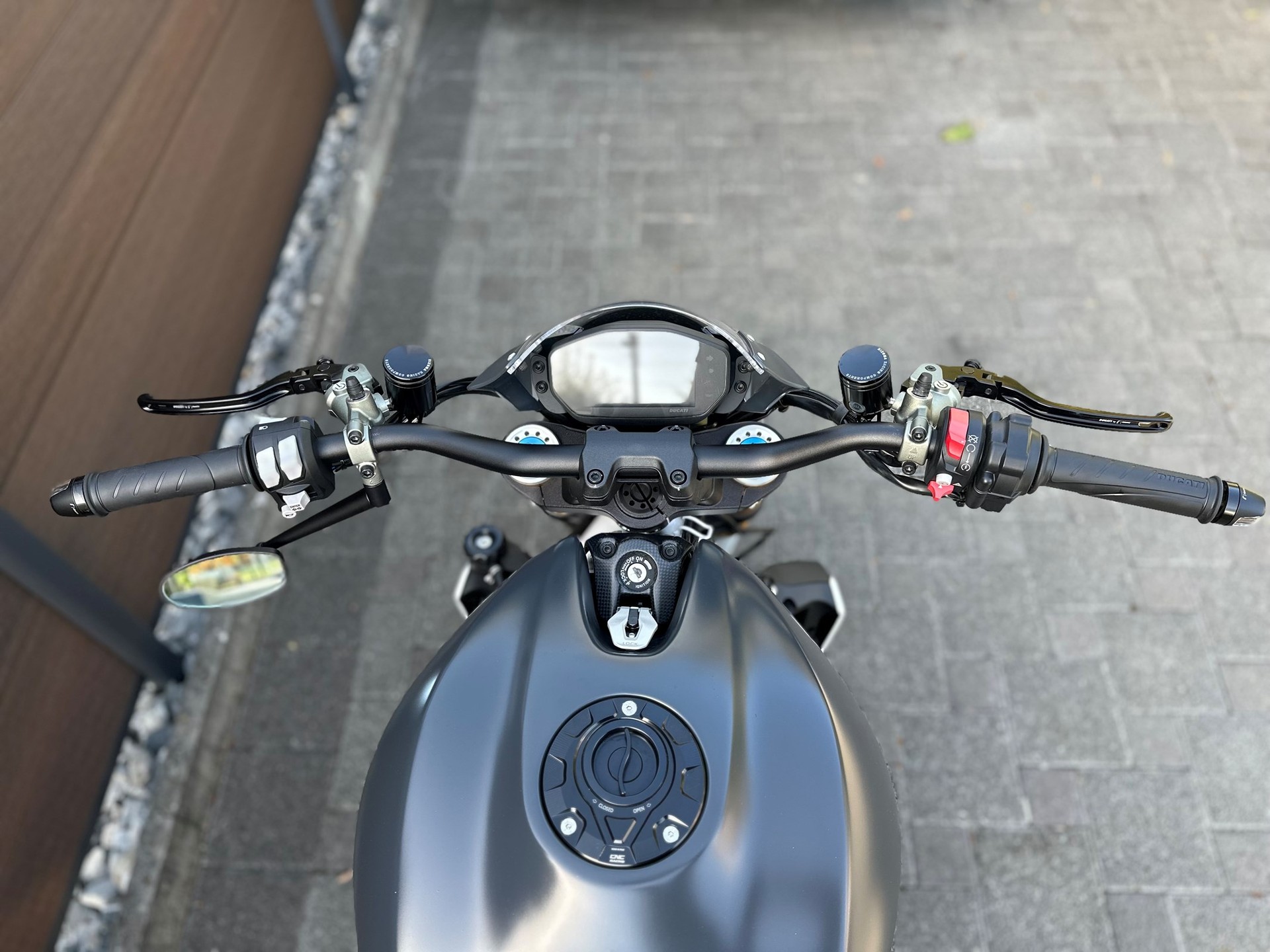 DUCATI Monster 1200 S-image-7