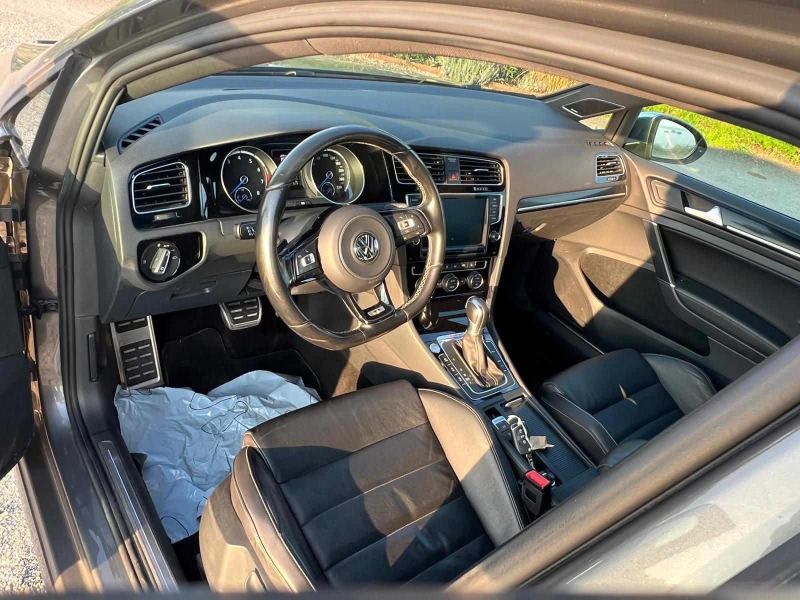 VW Golf Variant 2.0 TSI R 4 Motion DSG-image-12