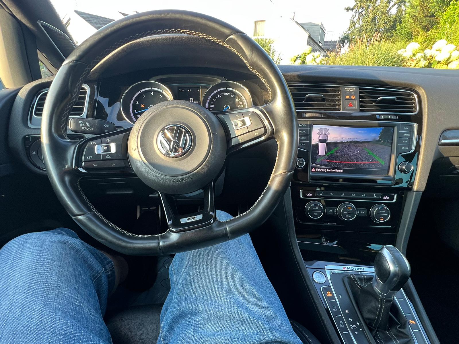 VW Golf Variant 2.0 TSI R 4 Motion DSG-image-15