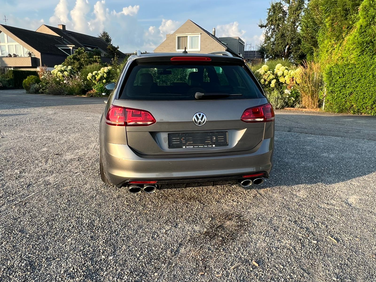 VW Golf Variant 2.0 TSI R 4 Motion DSG-image-9