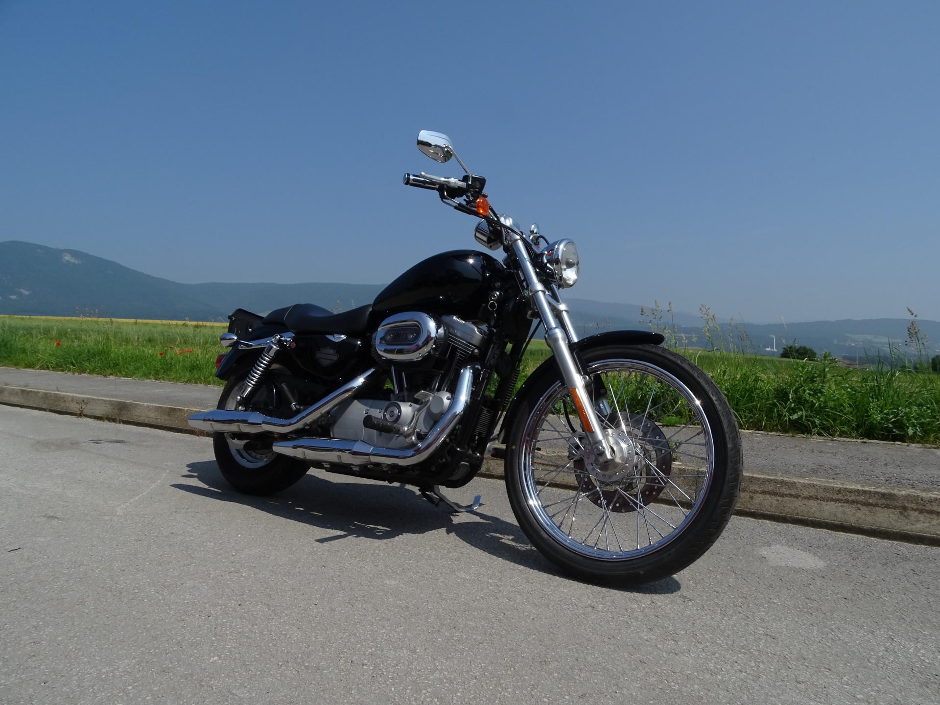 HARLEY-DAVIDSON XL 883 C Sportster Custom