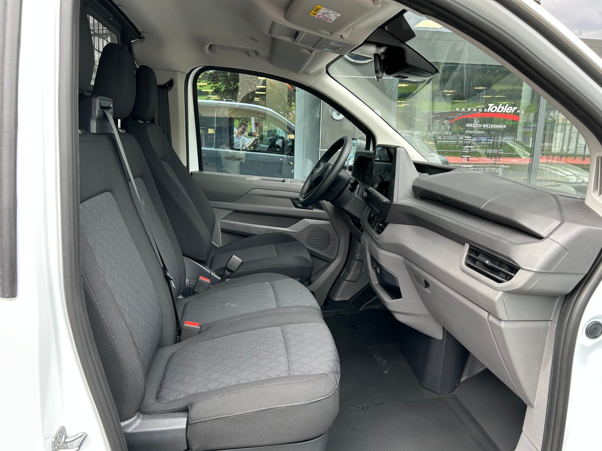 VW Transporter 2.0 TDI Automat-image-10