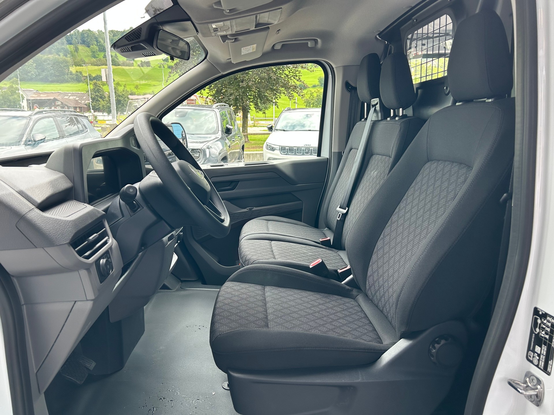 VW Transporter 2.0 TDI Automat-image-9