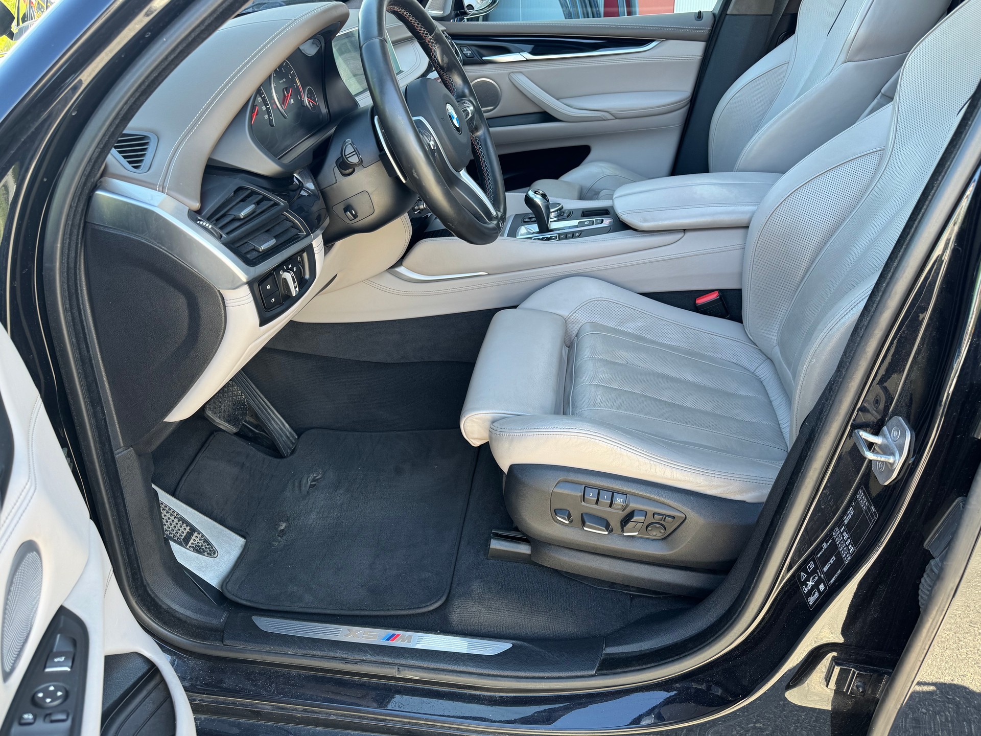 BMW X5M Steptronic-image-9