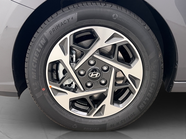 HYUNDAI i30 1.5 T-GDi Amplia-image-9