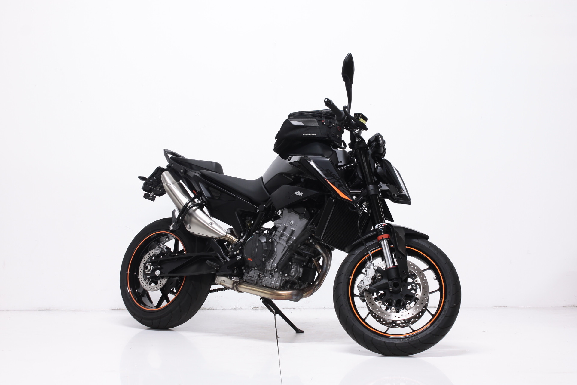 KTM 890 Duke-image-0