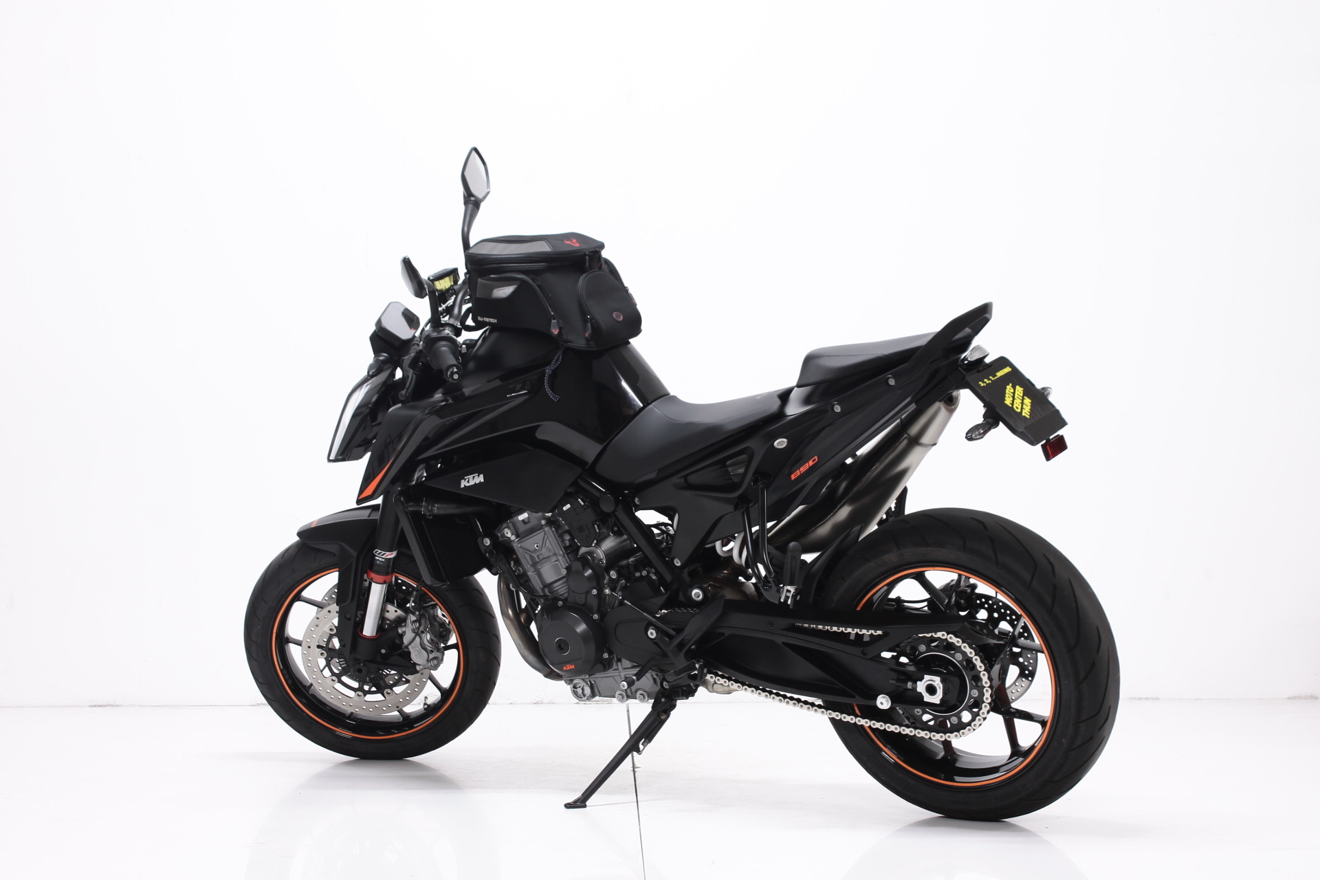 KTM 890 Duke-image-4