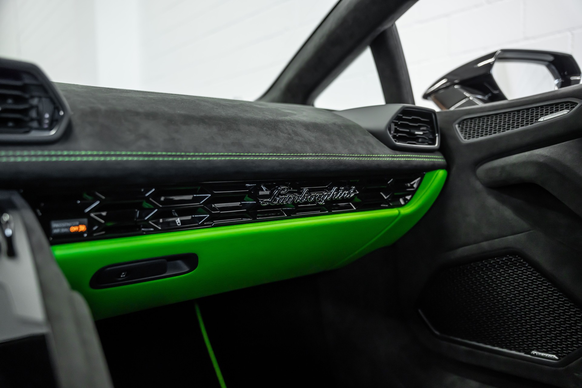 LAMBORGHINI Huracan TECNICA Coupé DCT-image-24