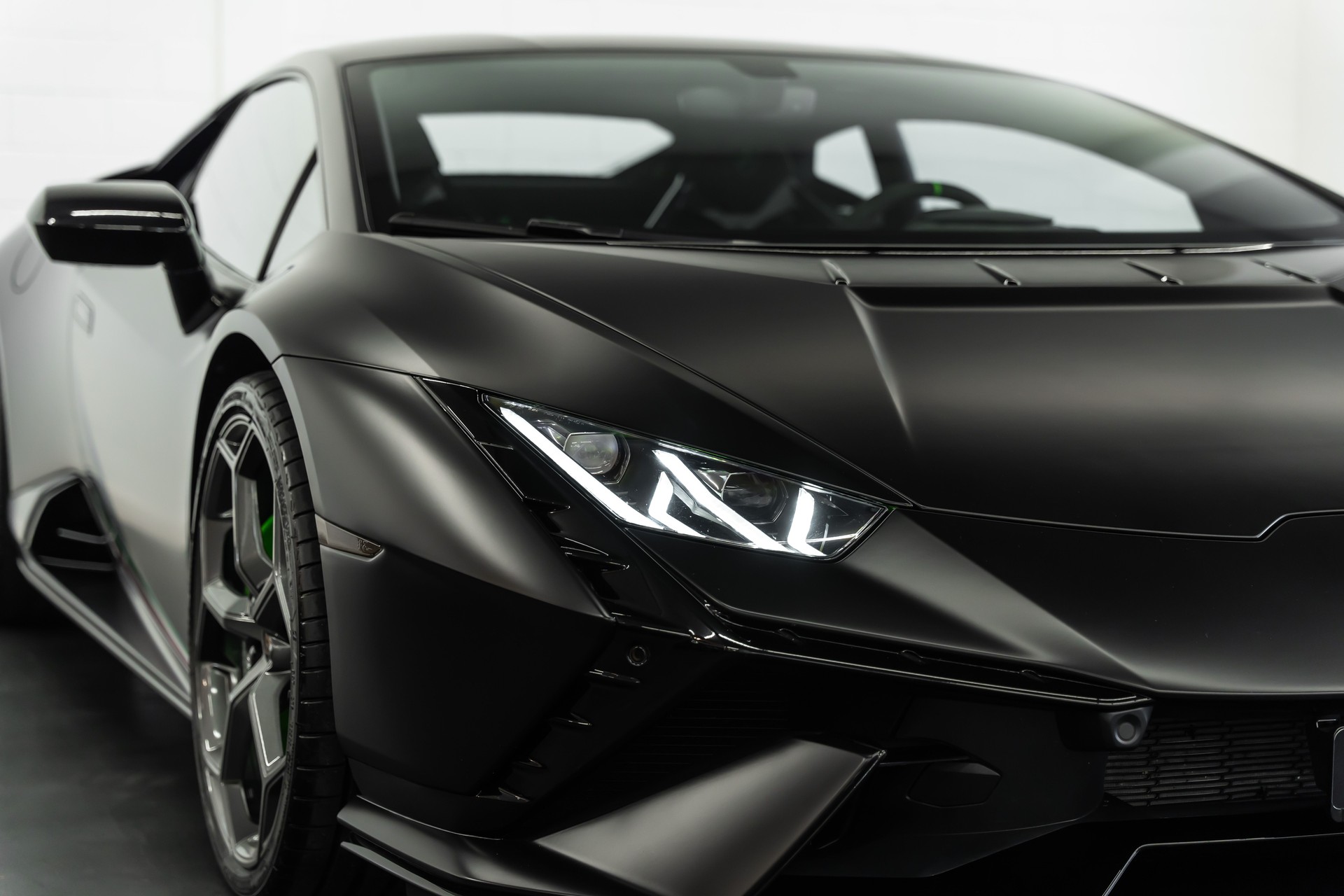 LAMBORGHINI Huracan TECNICA Coupé DCT-image-5
