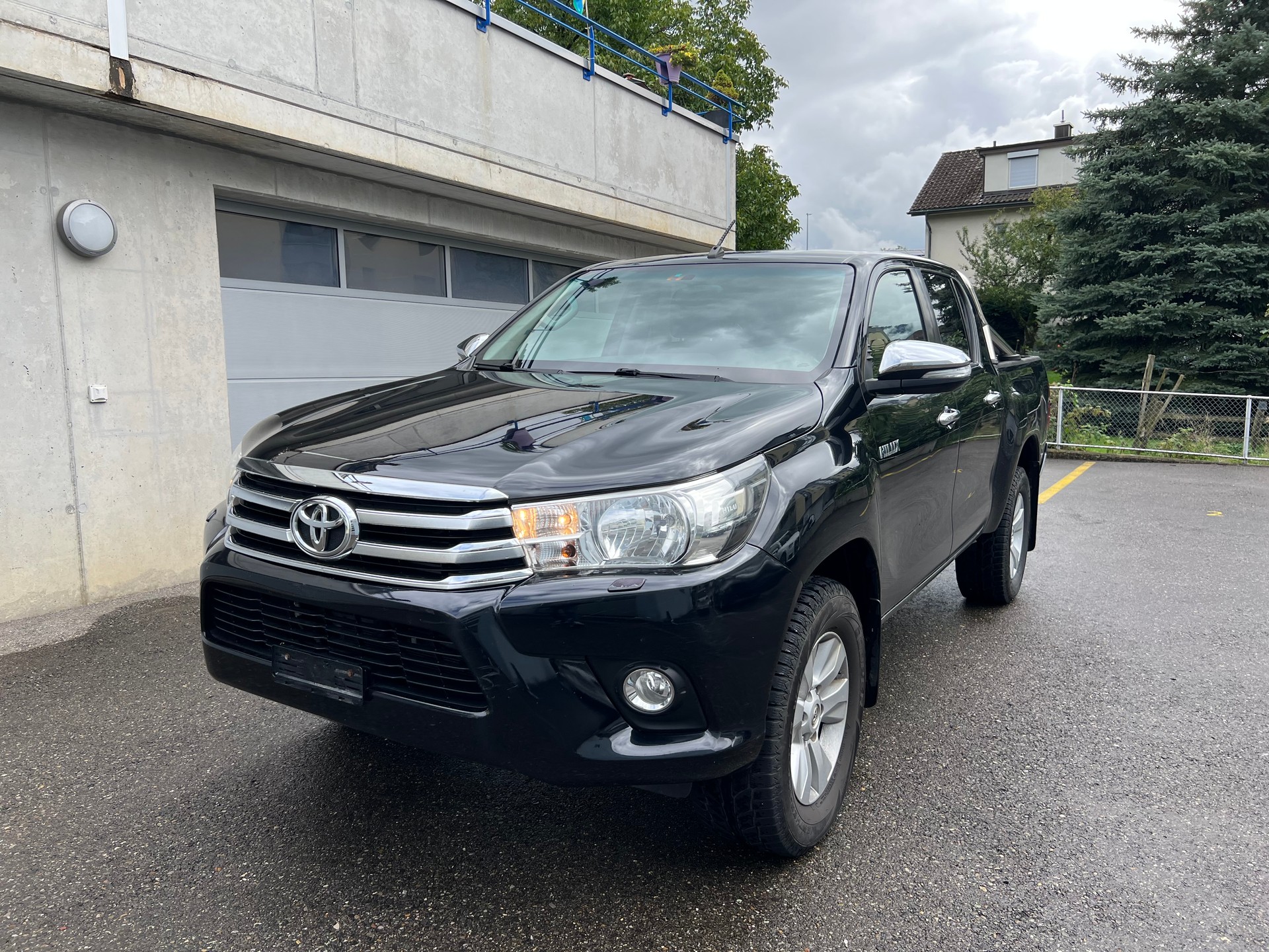 TOYOTA Hilux 2.4D-4D Sol DoubleCab 4x4 A-image-7