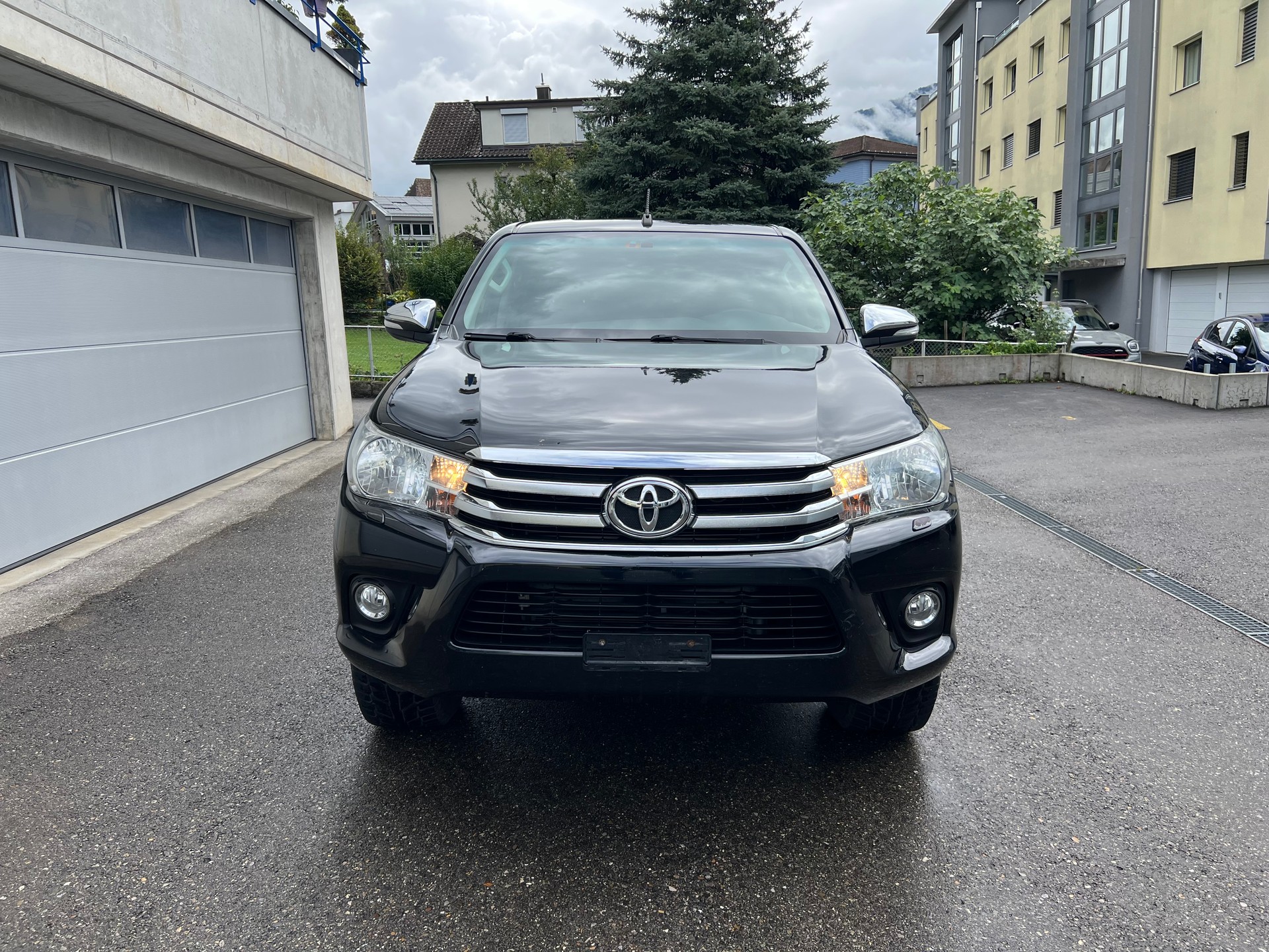 TOYOTA Hilux 2.4D-4D Sol DoubleCab 4x4 A-showroom-element-1
