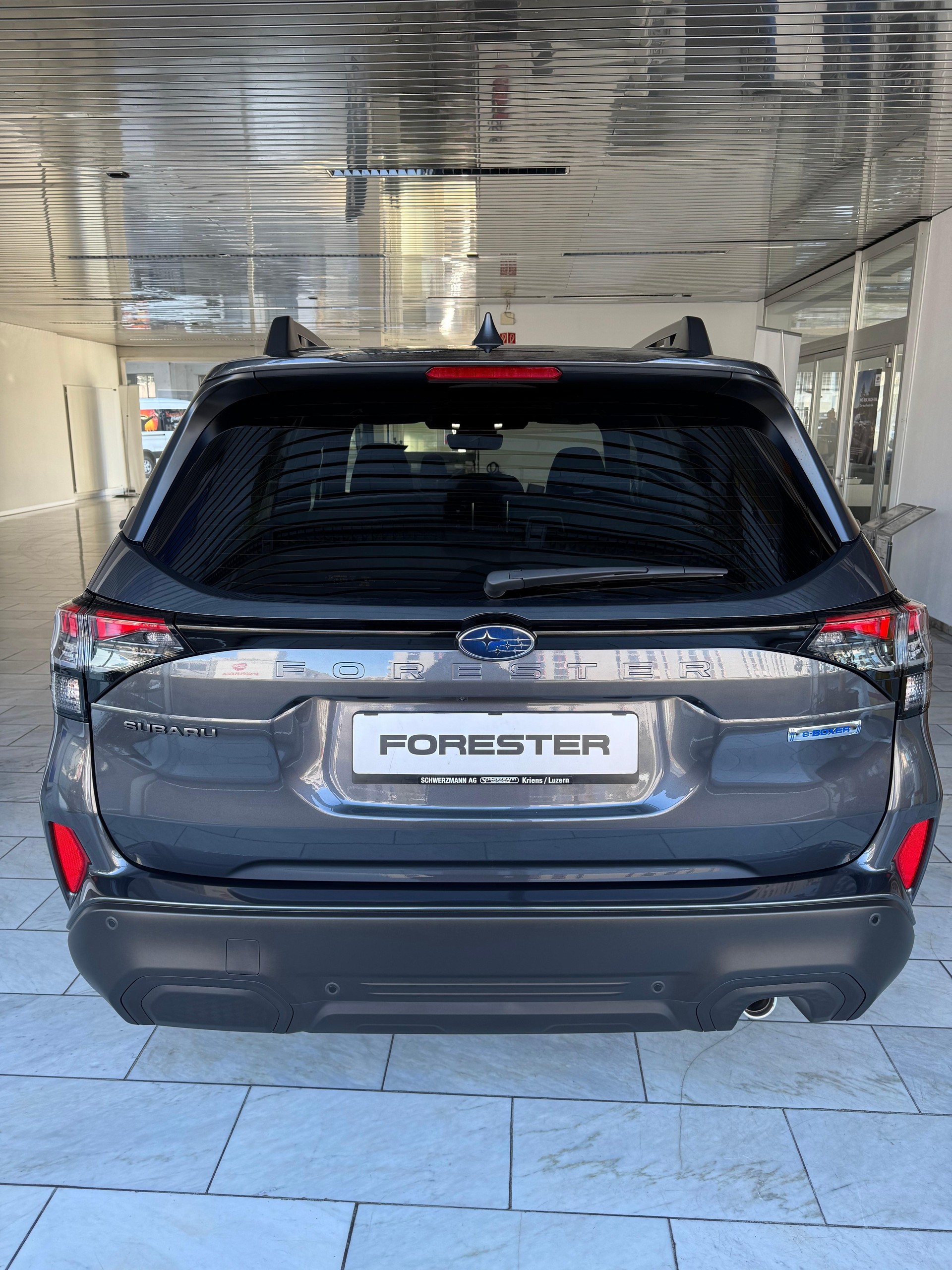 SUBARU Forester Station 2.0i e-Boxer Swiss Plus-showroom-element-3